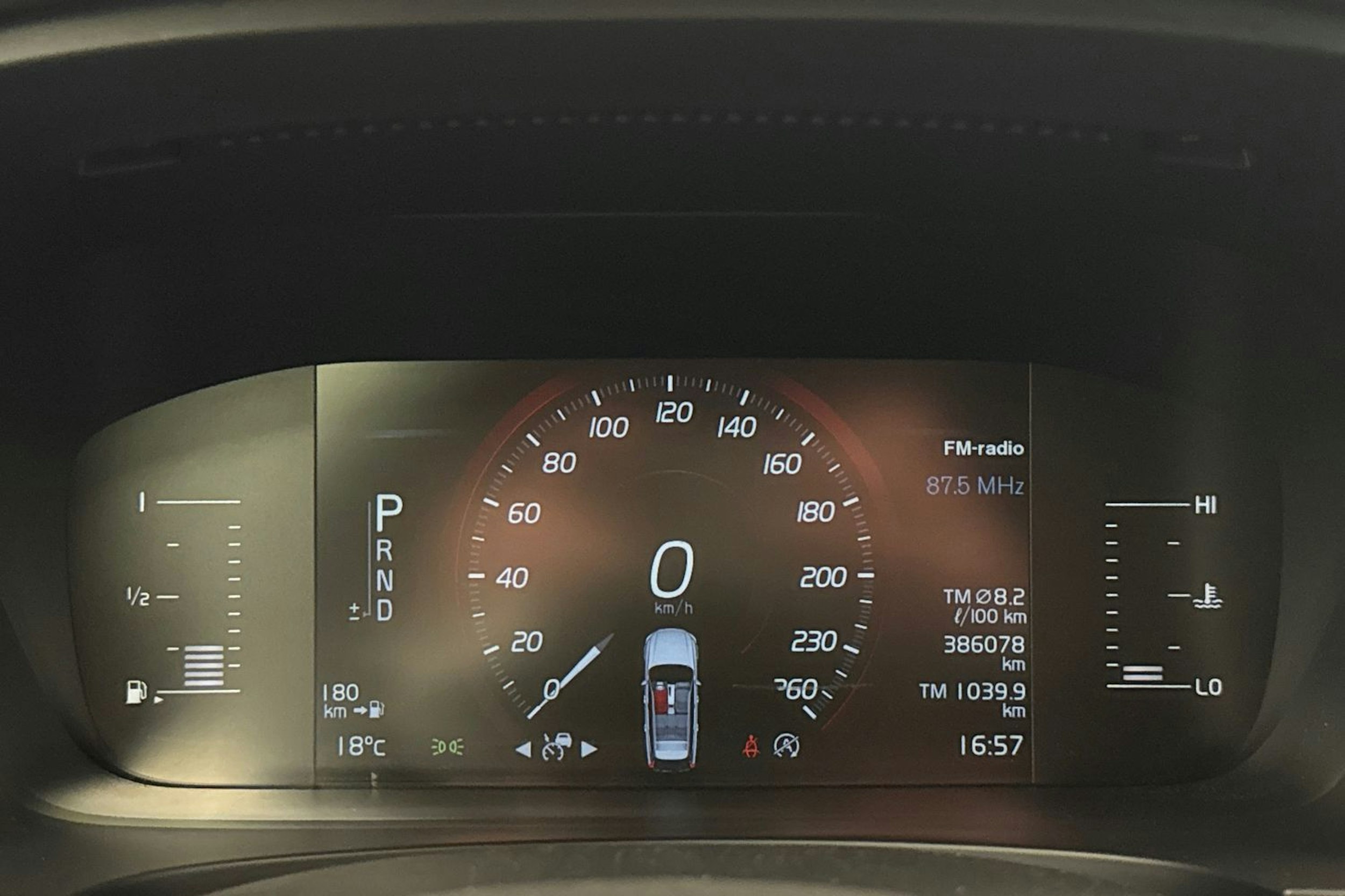 valkoinen Volvo V90 2017 kuva 14.