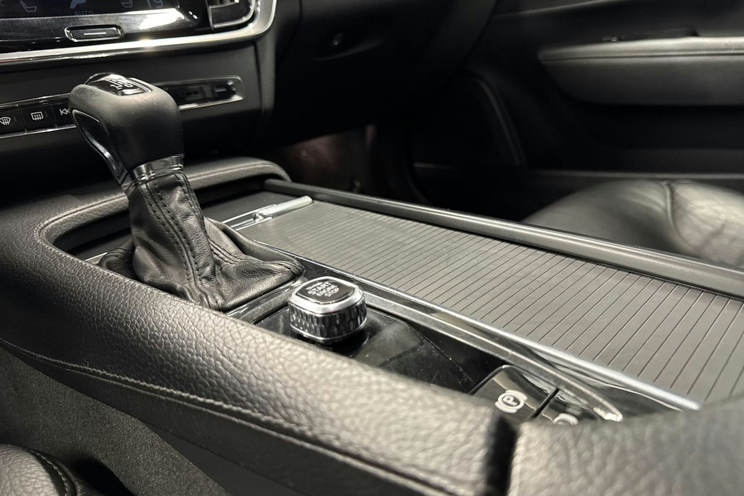 valkoinen Volvo V90 2017 kuva 16.