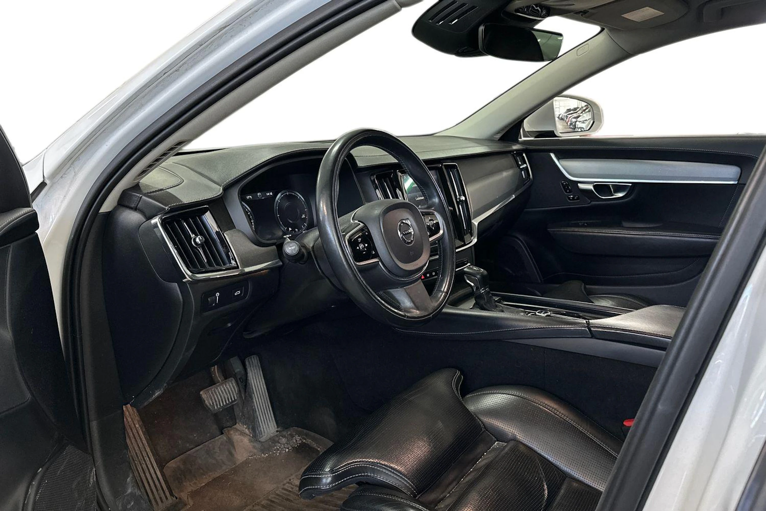 valkoinen Volvo V90 2017 kuva 3.