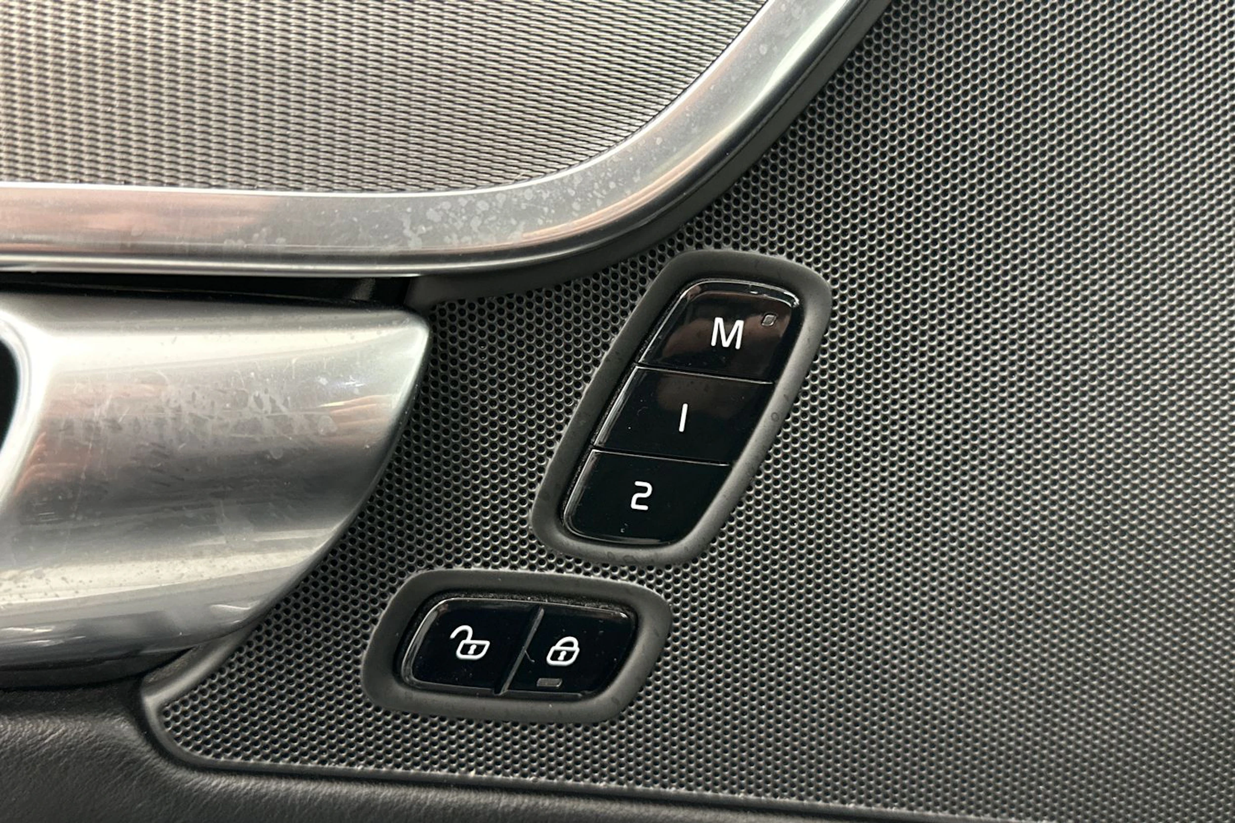 valkoinen Volvo V90 2017 kuva 12.