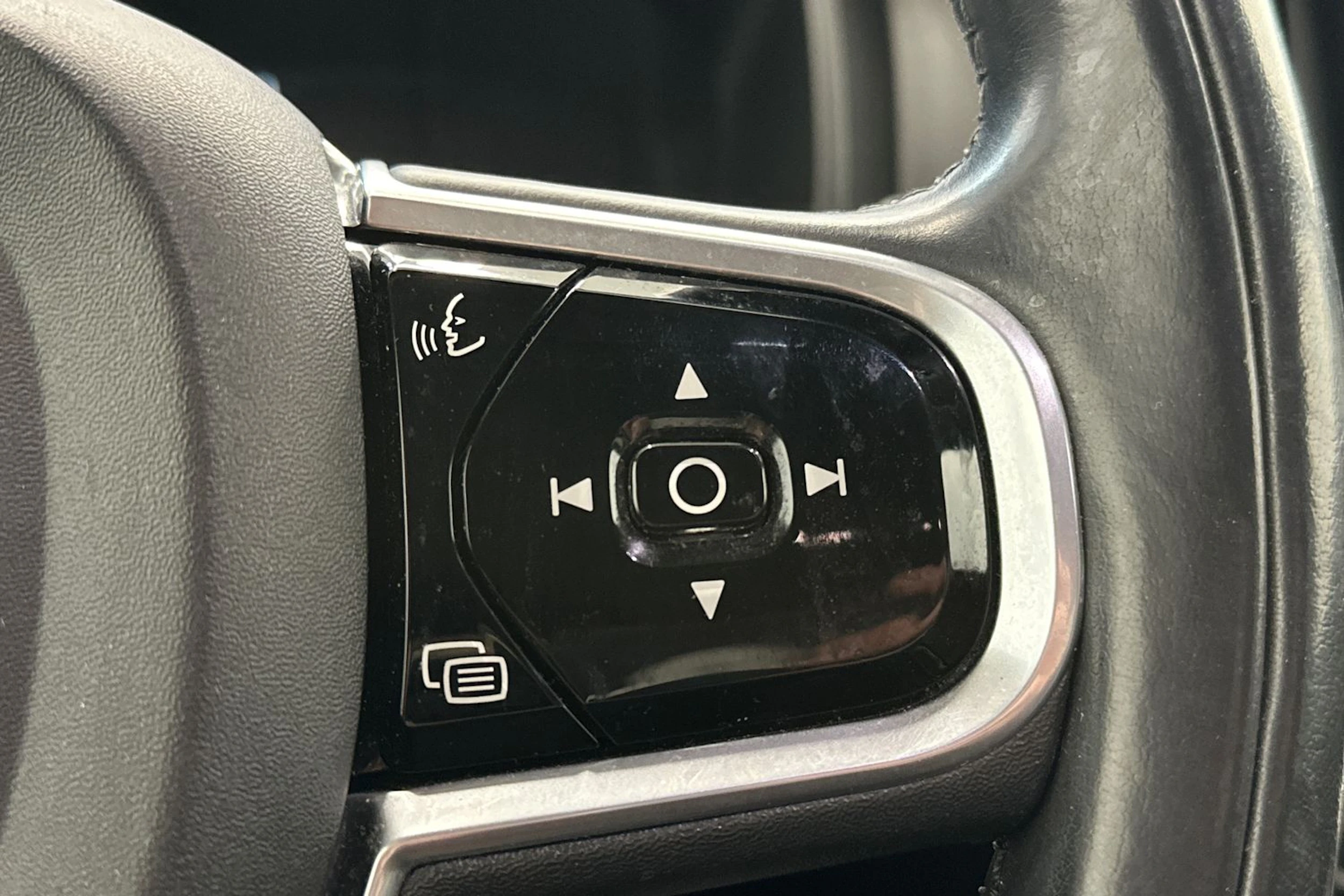 valkoinen Volvo V90 2017 kuva 14.