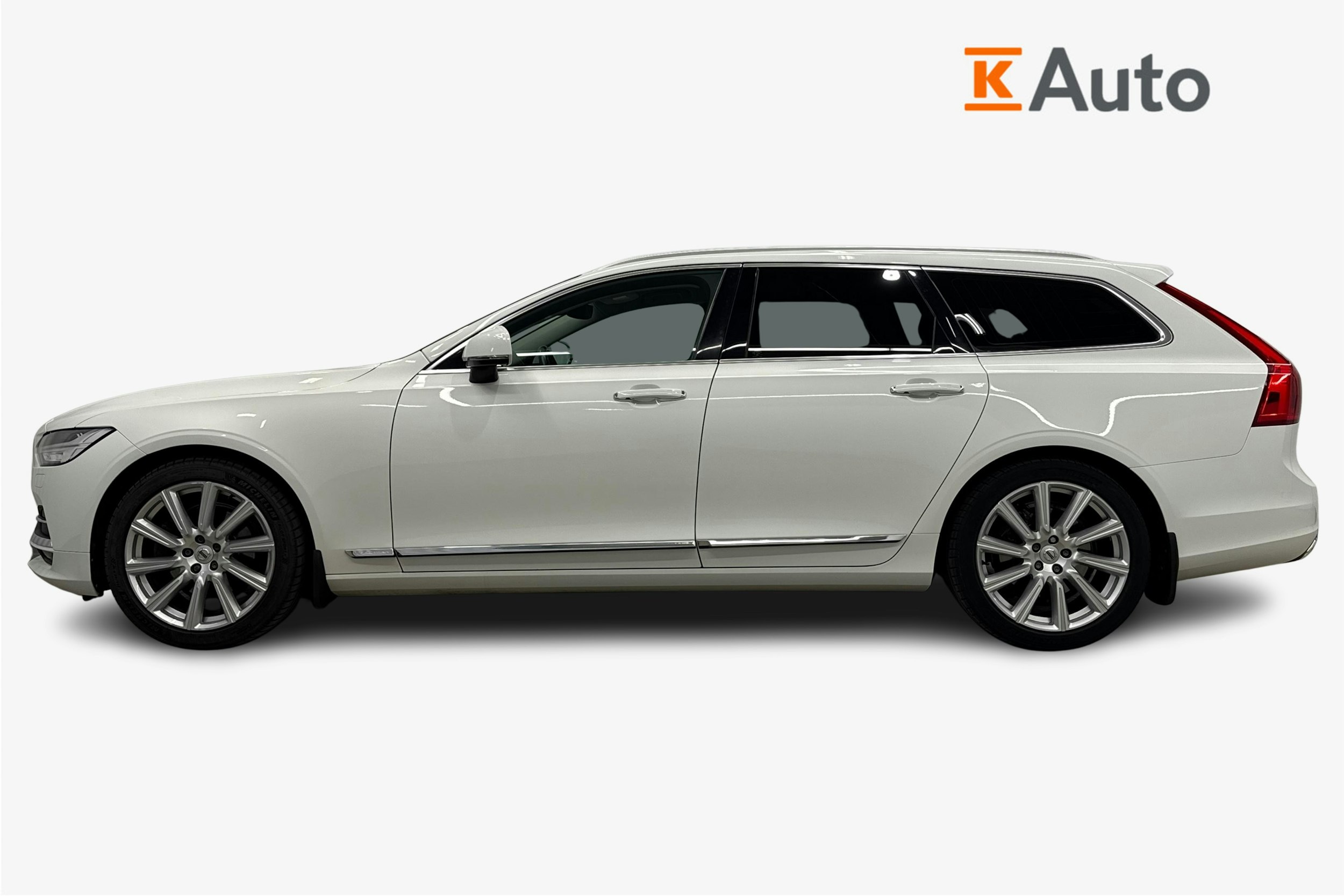 met. valkoinen Volvo V90 2017 kuva 6.