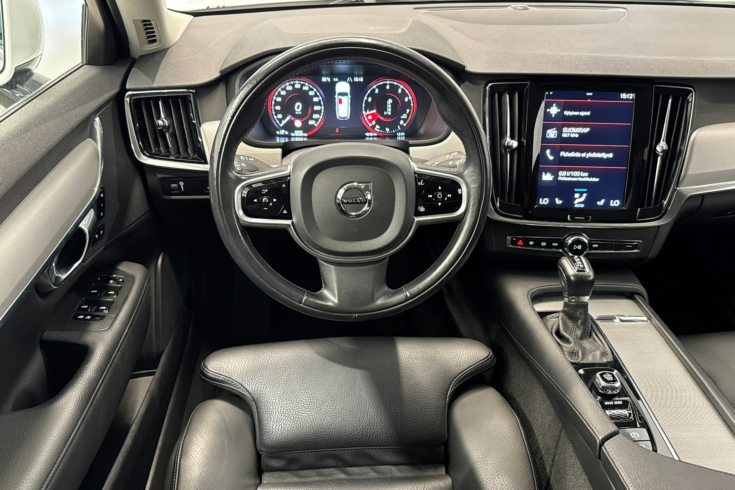 met. valkoinen Volvo V90 2017 kuva 14.