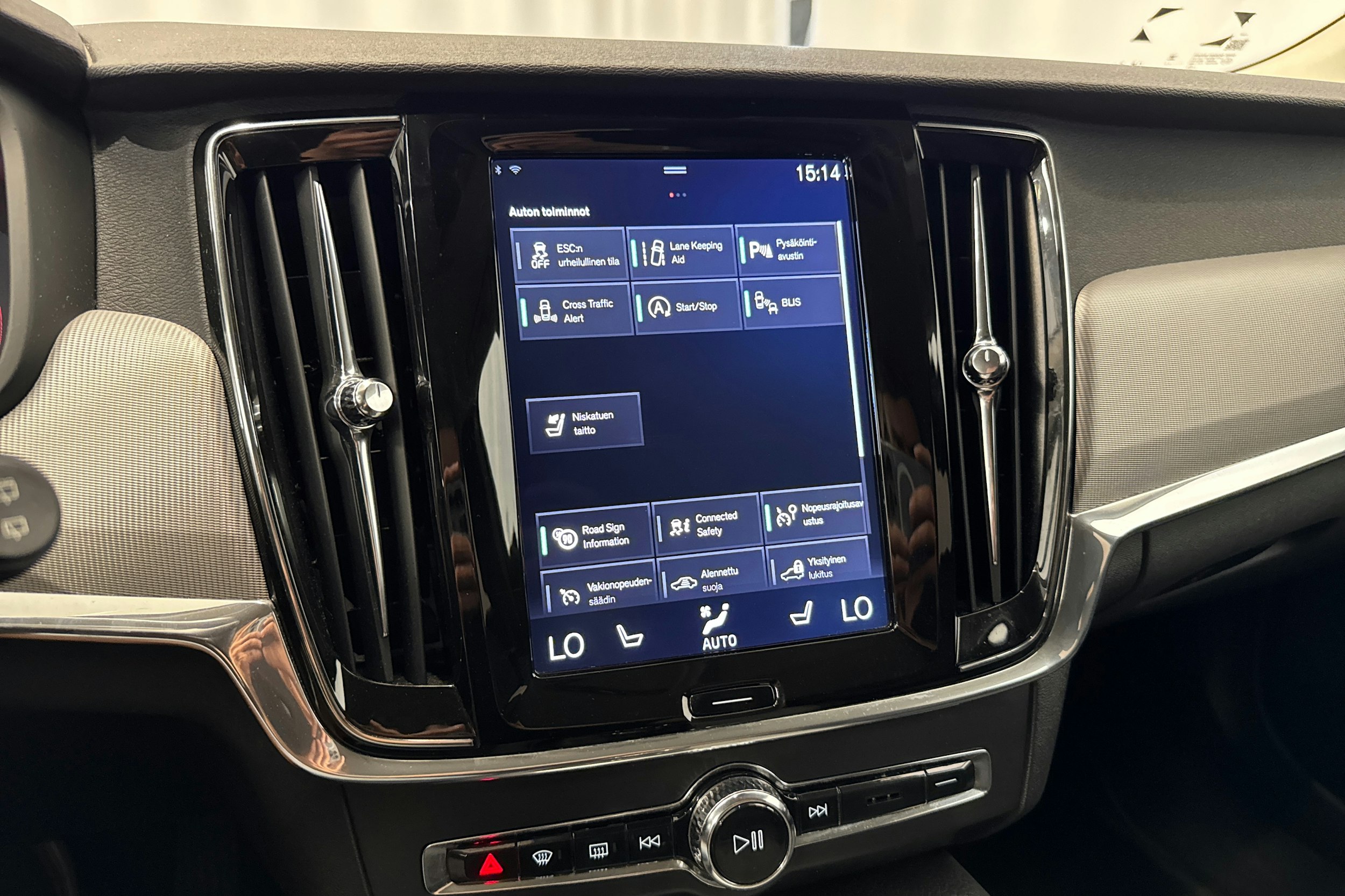 met. valkoinen Volvo V90 2017 kuva 21.