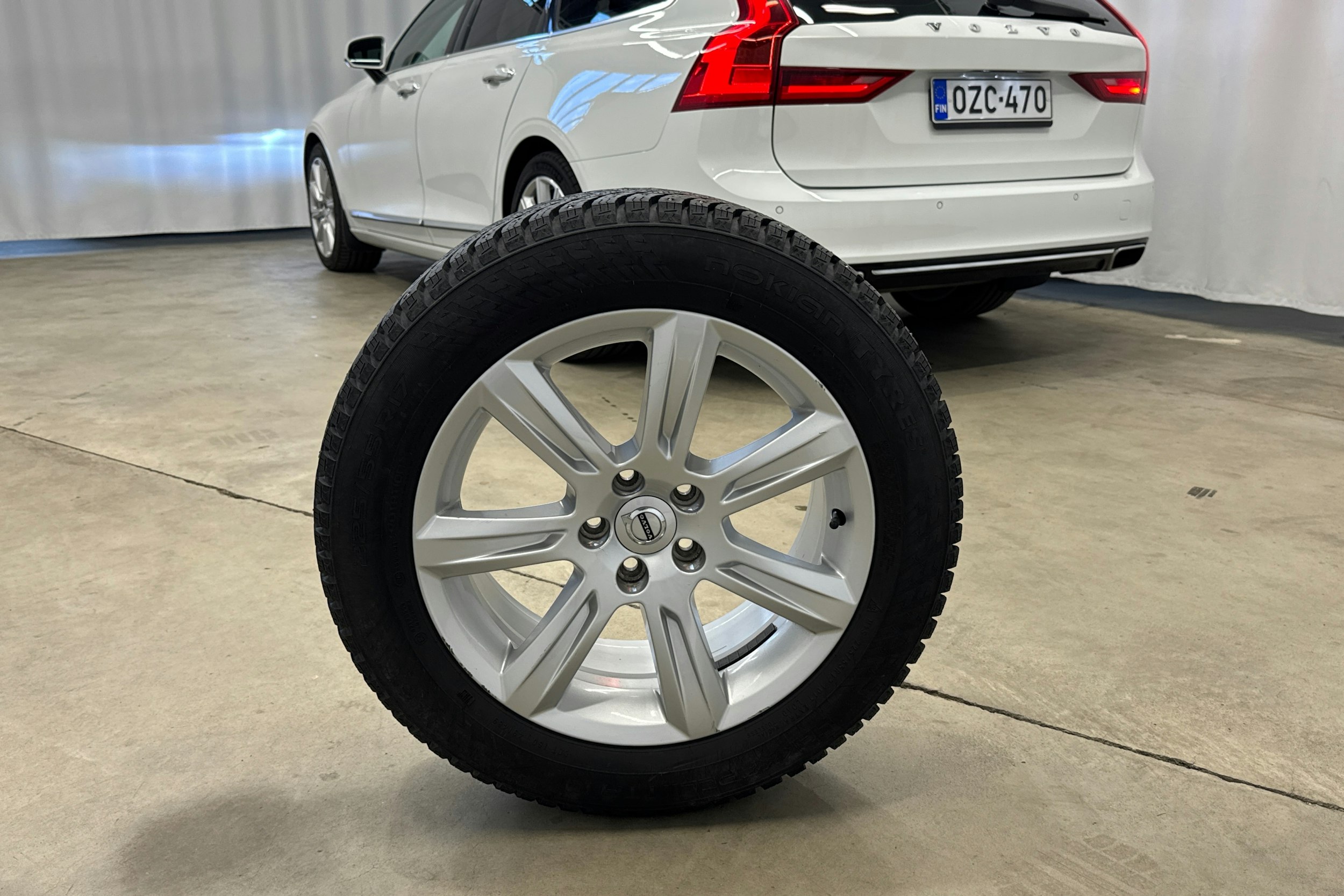 met. valkoinen Volvo V90 2017 kuva 27.