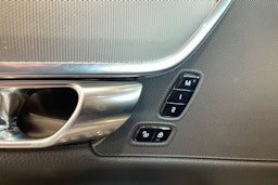 harmaa Volvo V90 2017 kuva 28.