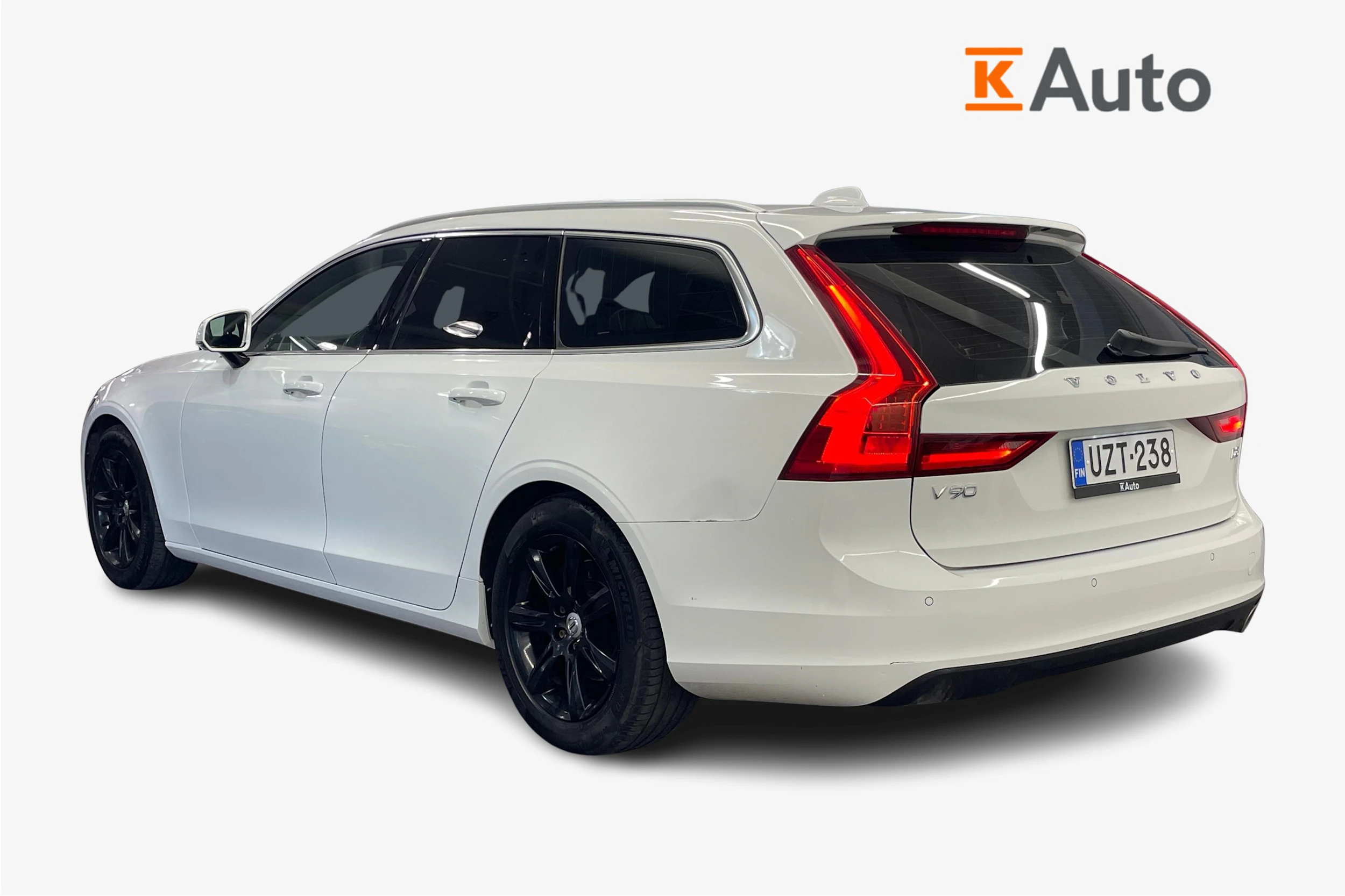 valkoinen Volvo V90 2017 kuva 3.