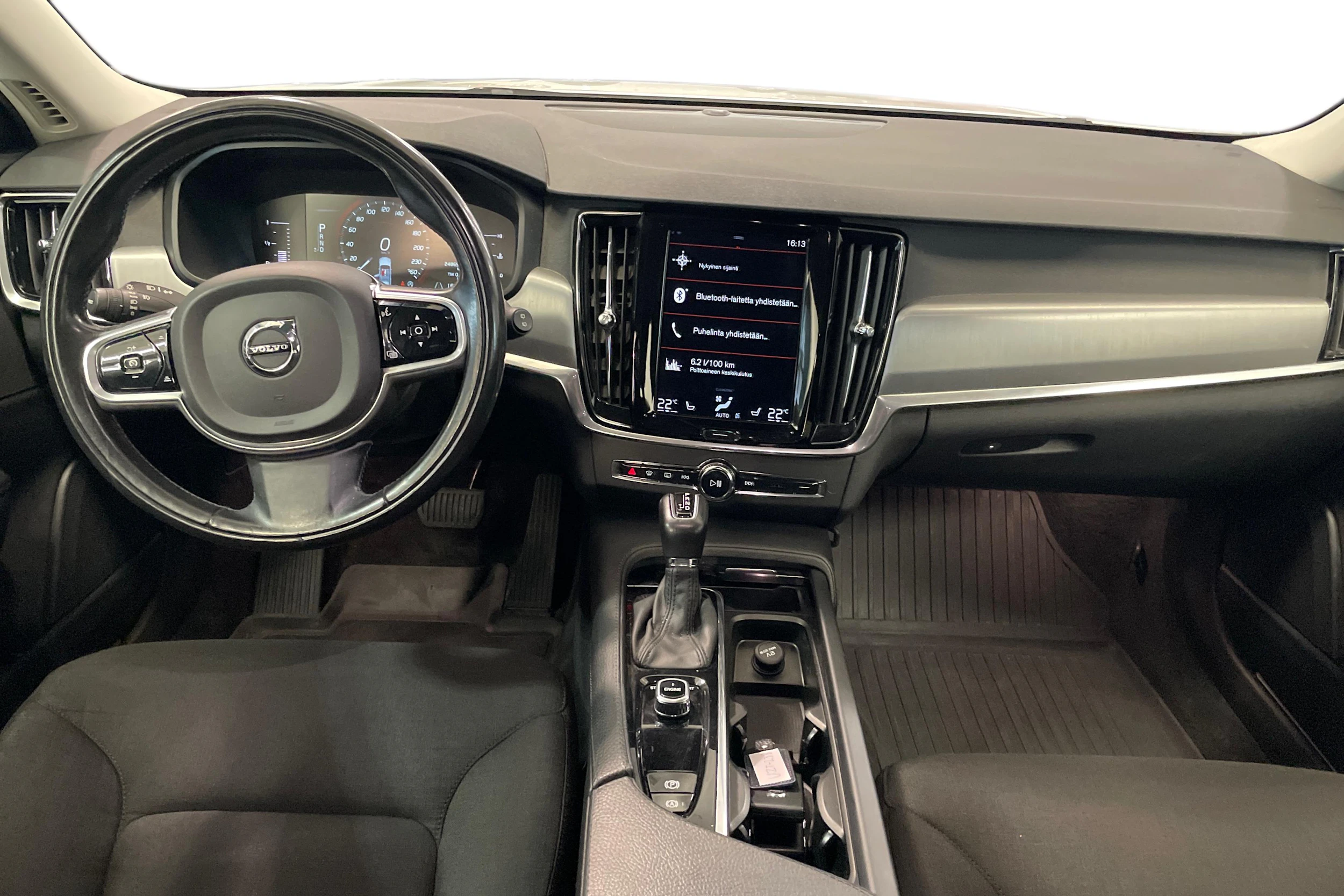 valkoinen Volvo V90 2017 kuva 9.