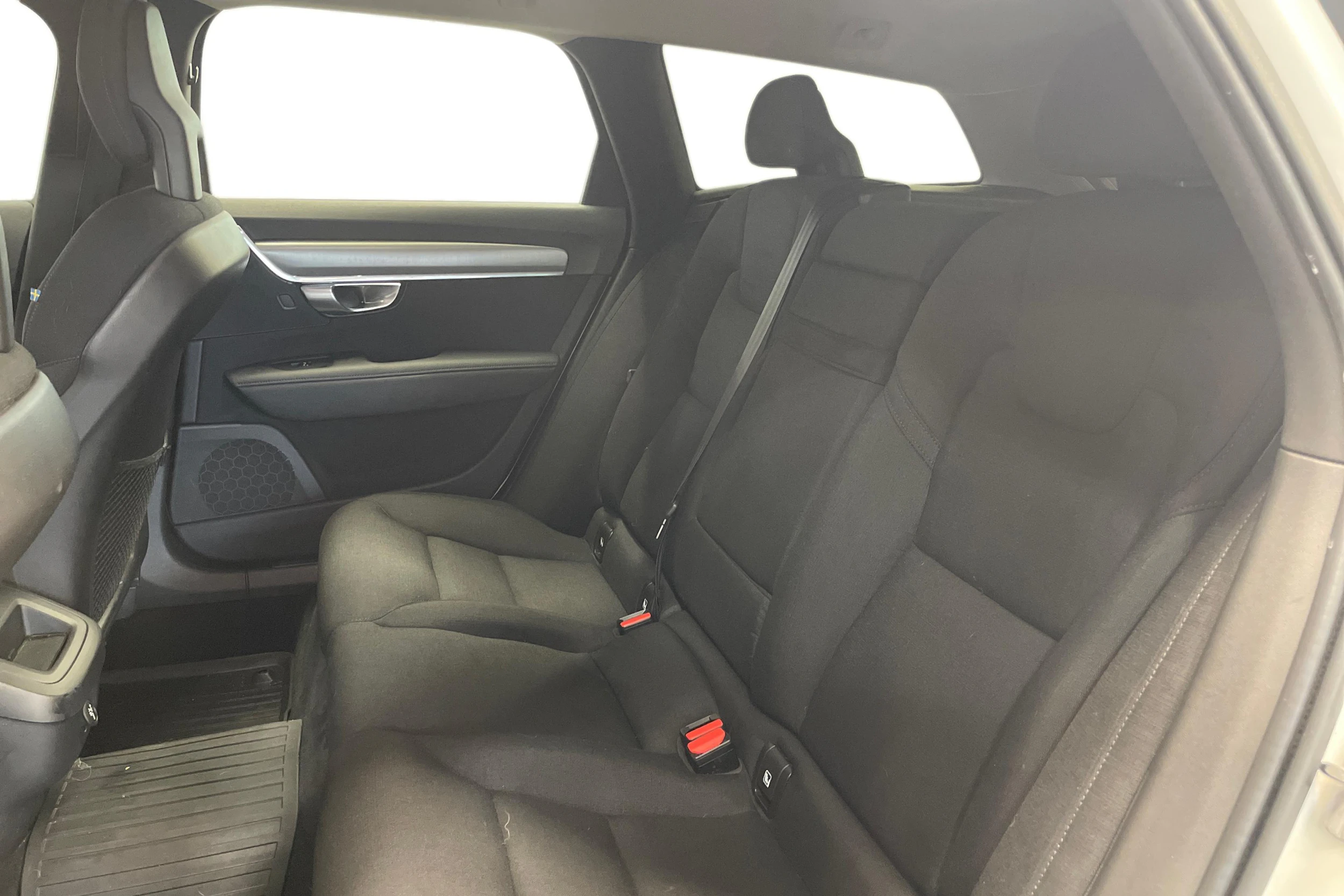 valkoinen Volvo V90 2017 kuva 11.
