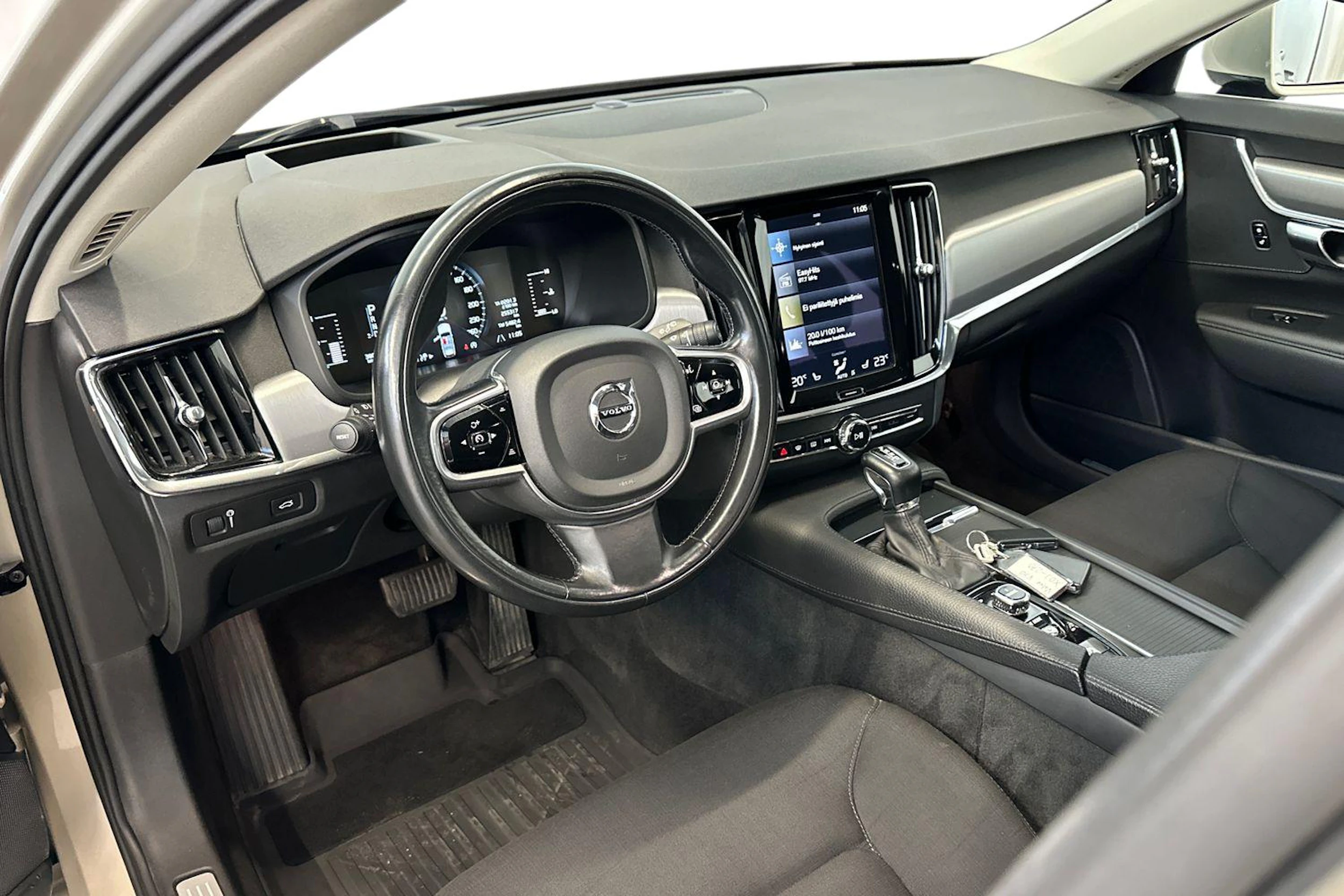 ruskea (beige) Volvo V90 2017 kuva 6.