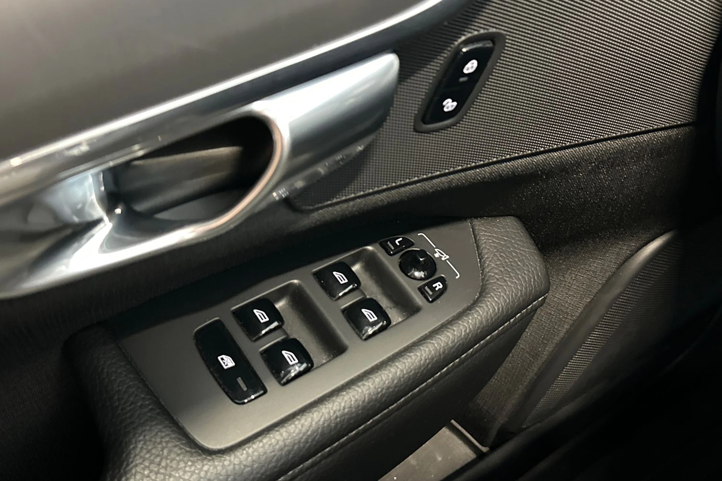 ruskea (beige) Volvo V90 2017 kuva 16.