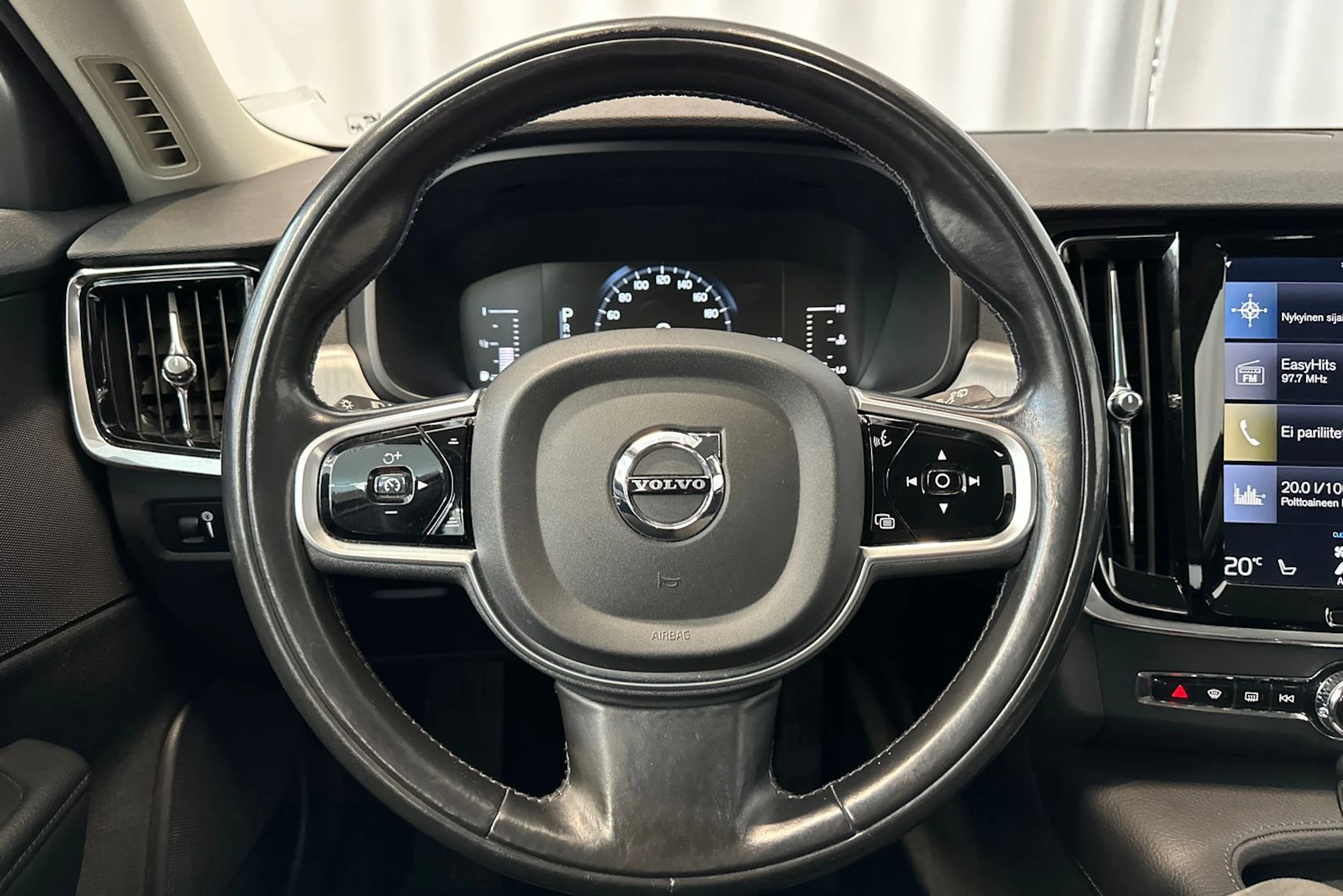 ruskea (beige) Volvo V90 2017 kuva 17.