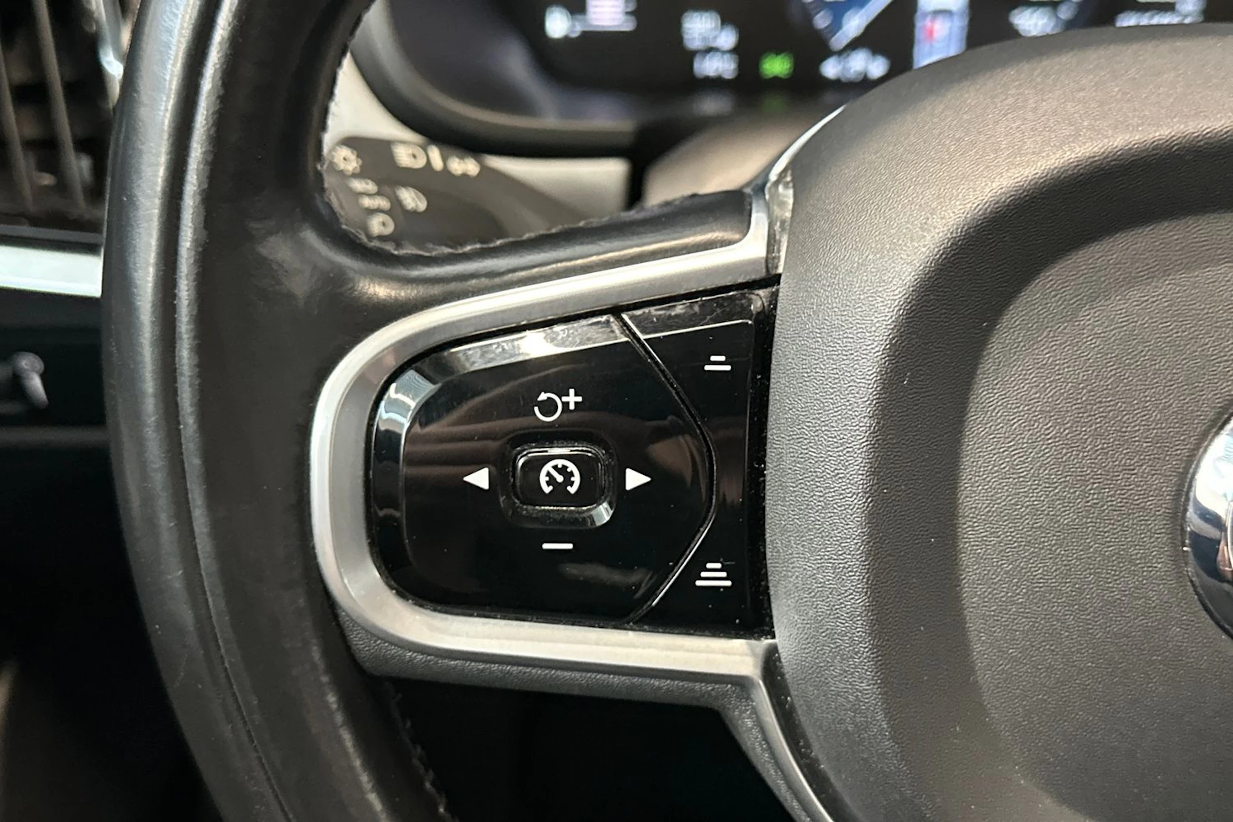 ruskea (beige) Volvo V90 2017 kuva 18.