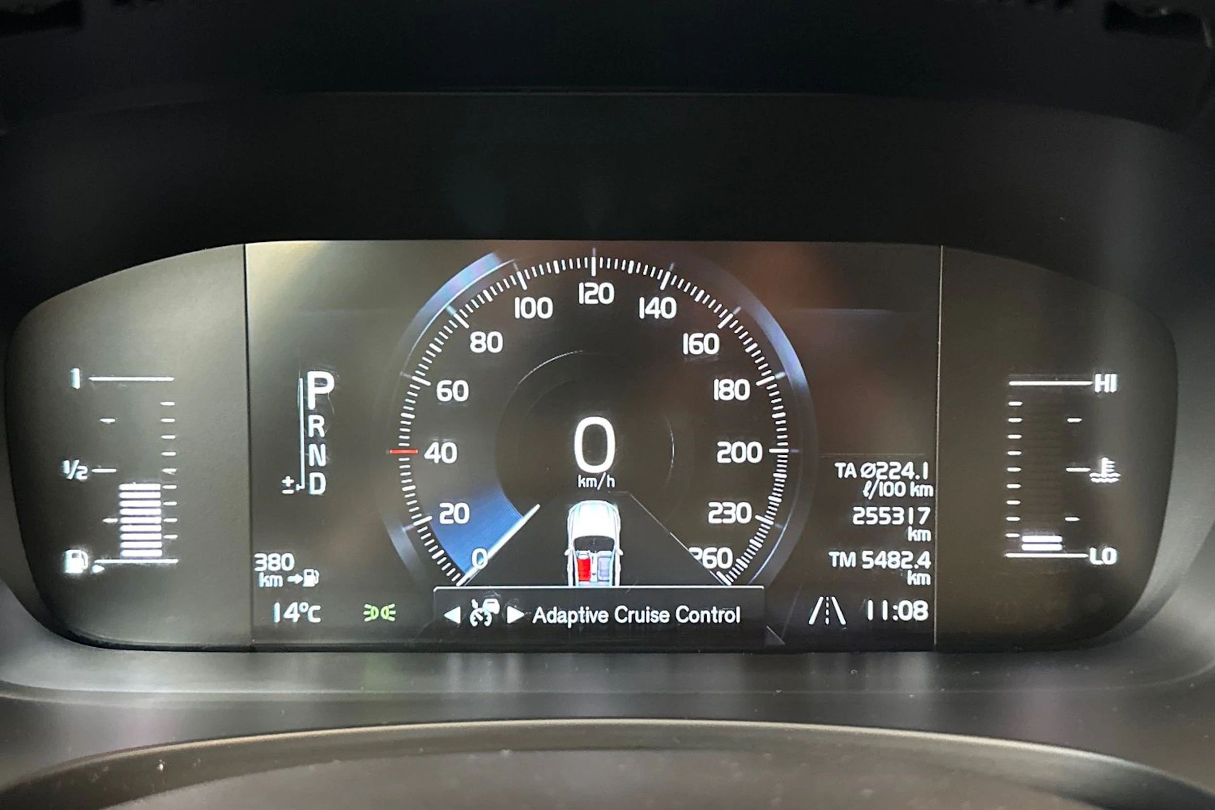 ruskea (beige) Volvo V90 2017 kuva 20.