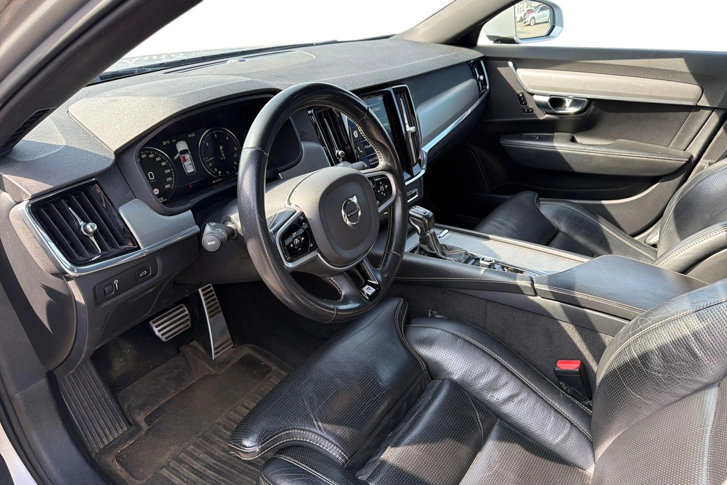 hopea Volvo V90 2018 kuva 3.