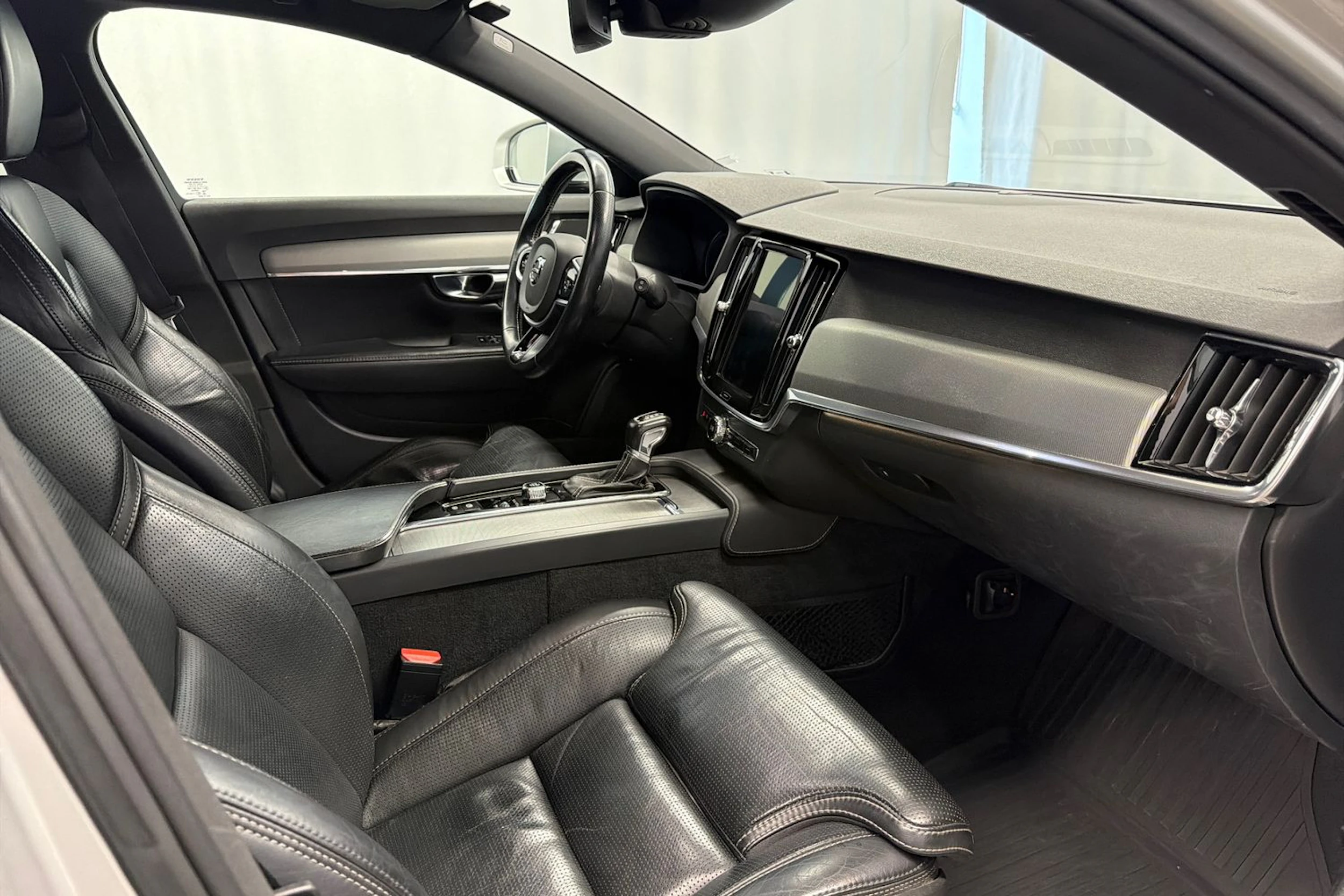 hopea Volvo V90 2018 kuva 20.
