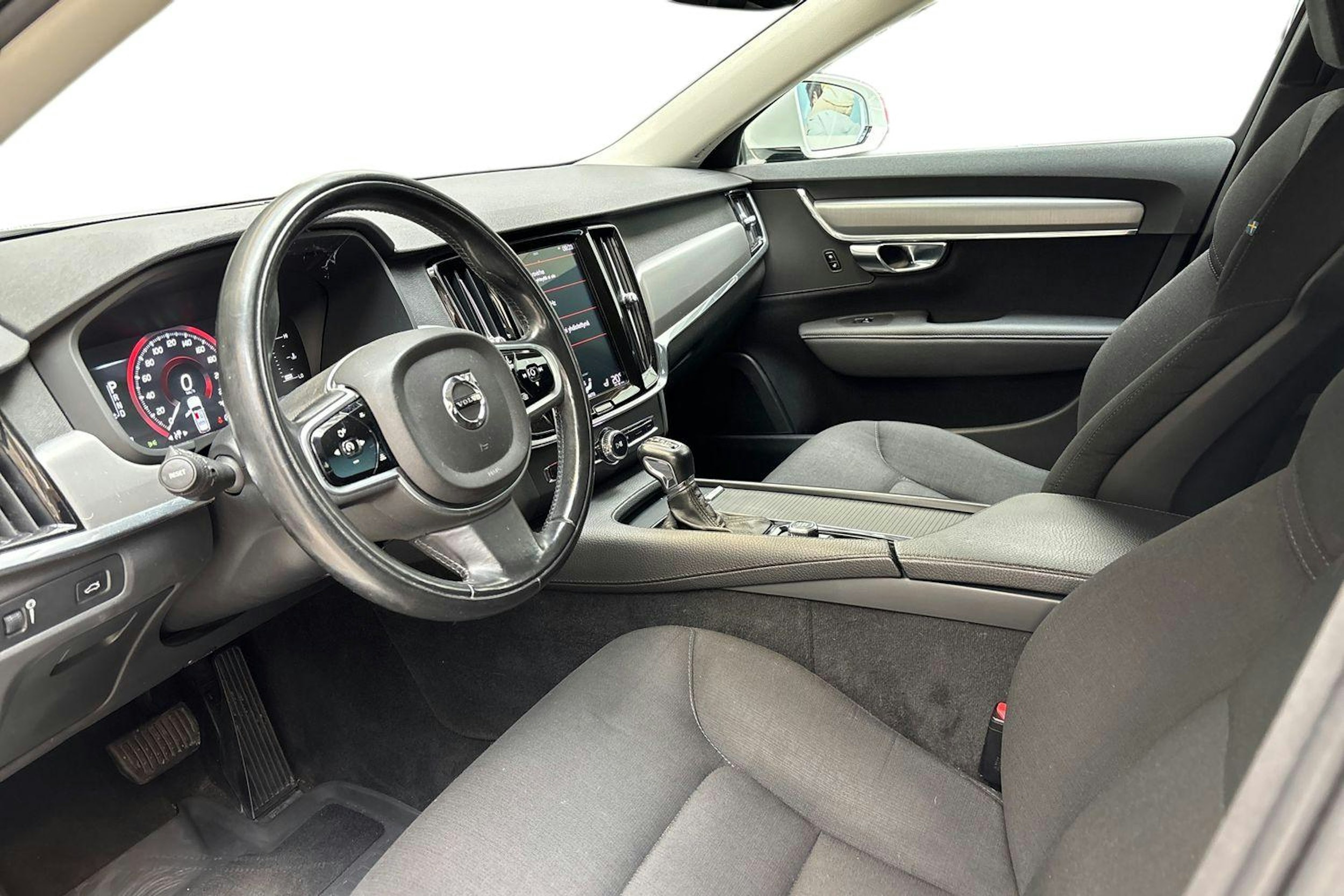 valkoinen Volvo V90 2018 kuva 7.