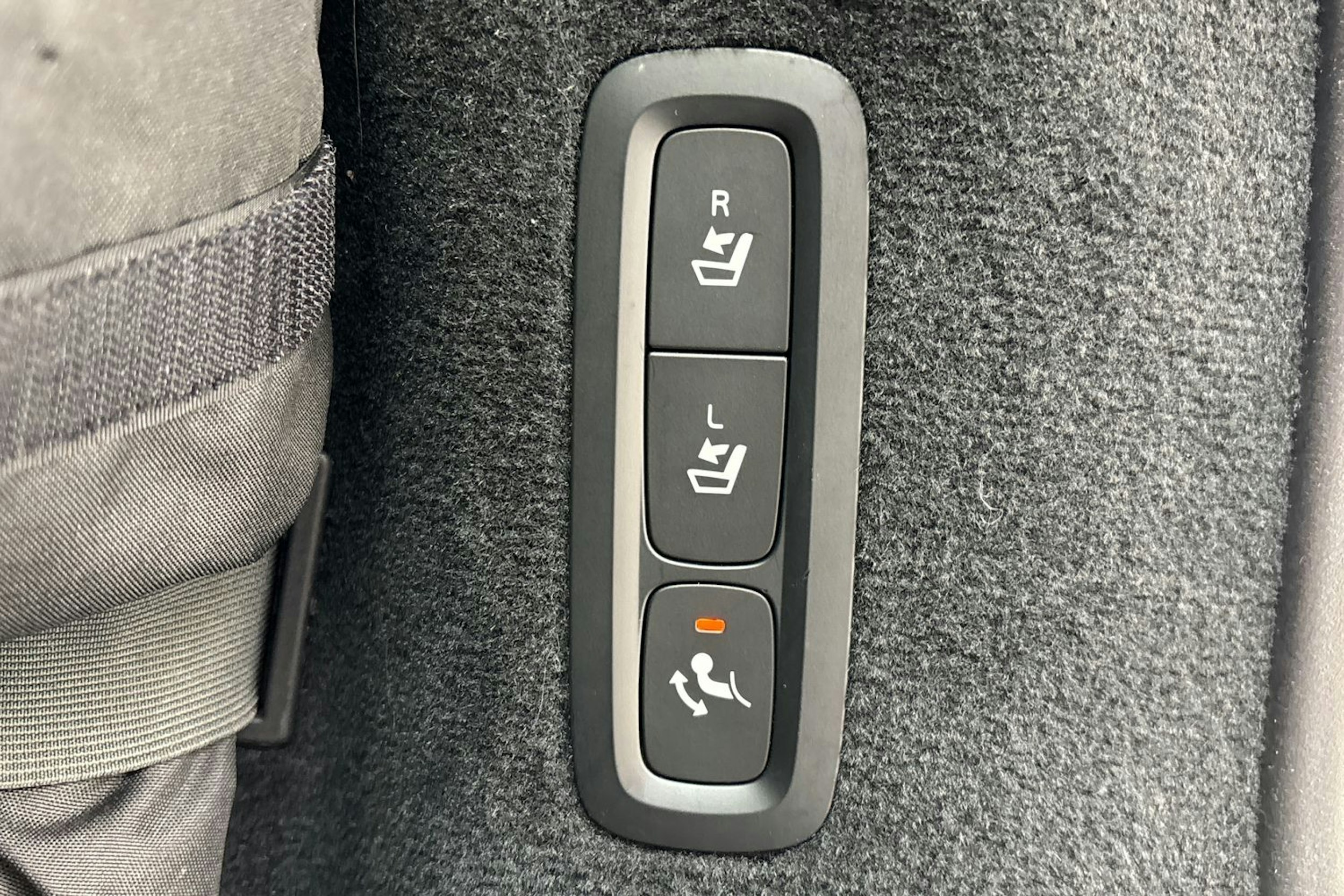valkoinen Volvo V90 2018 kuva 17.