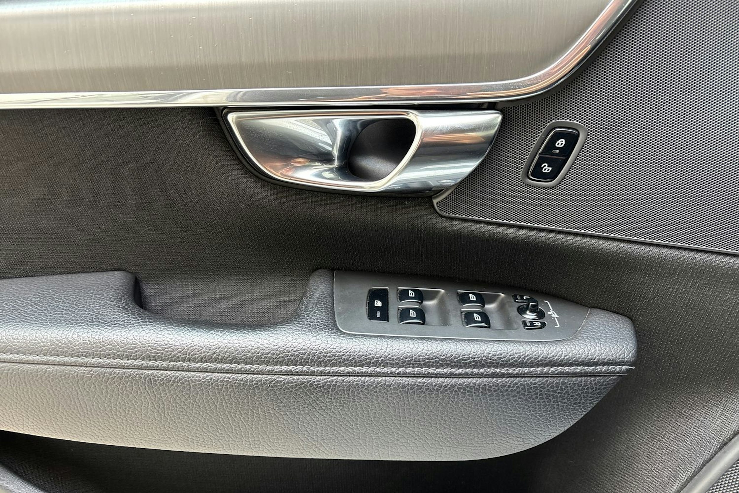 valkoinen Volvo V90 2018 kuva 19.