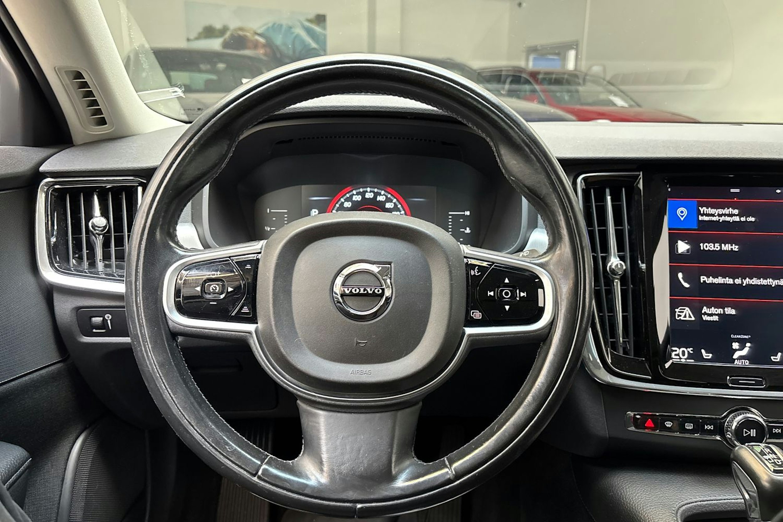 valkoinen Volvo V90 2018 kuva 21.