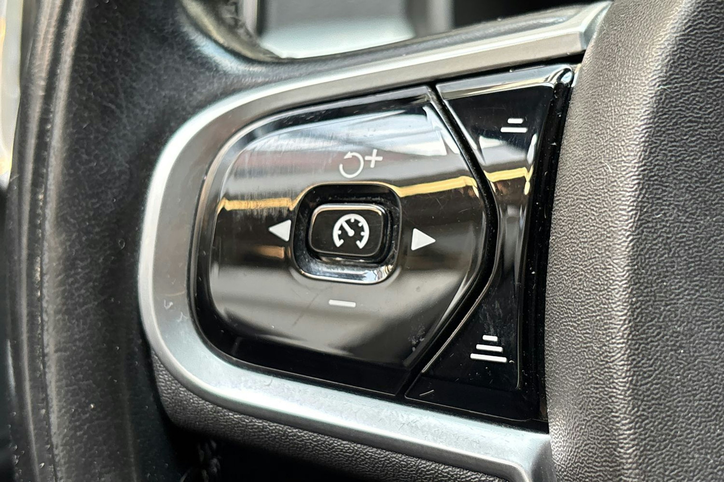 valkoinen Volvo V90 2018 kuva 22.