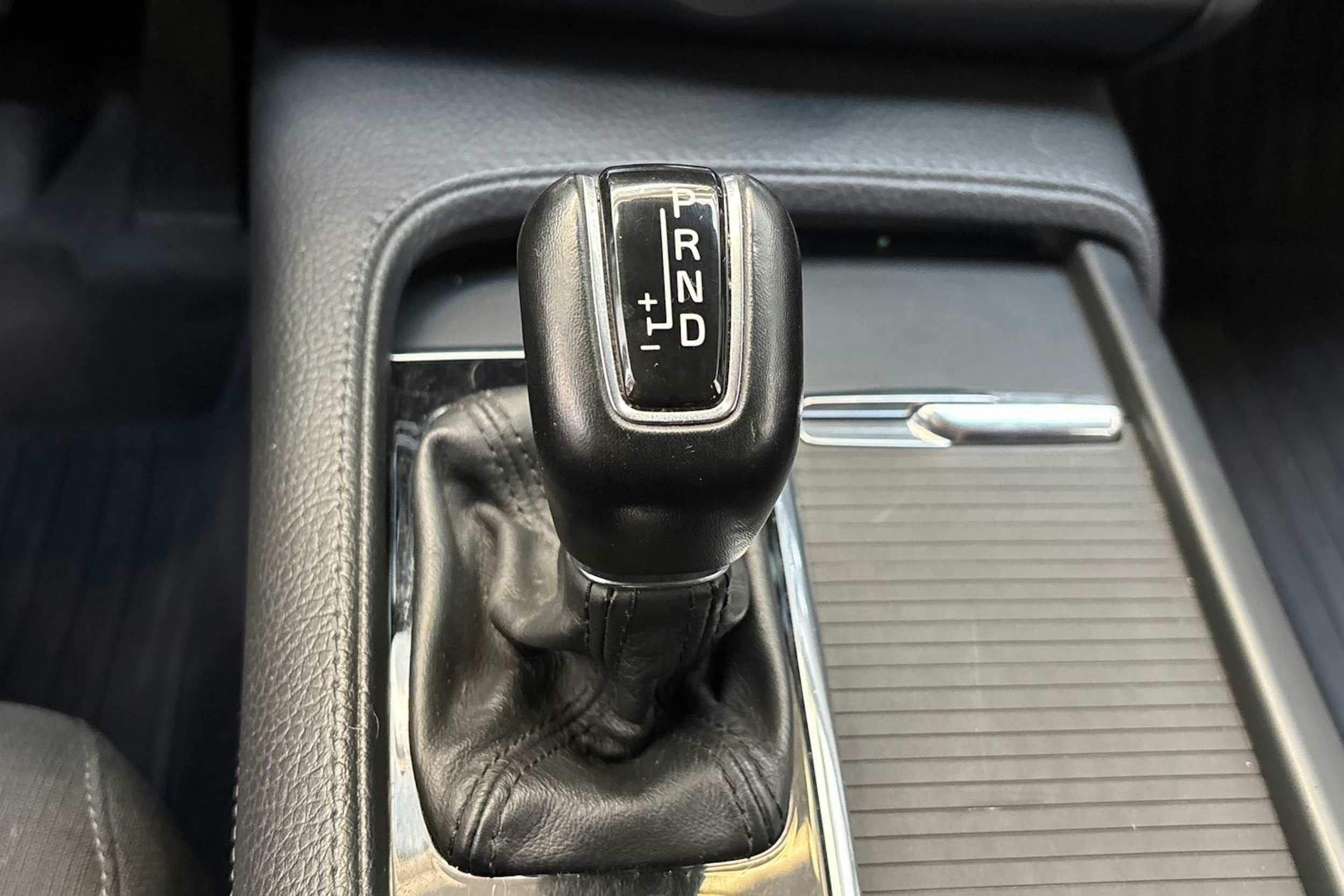 valkoinen Volvo V90 2018 kuva 26.