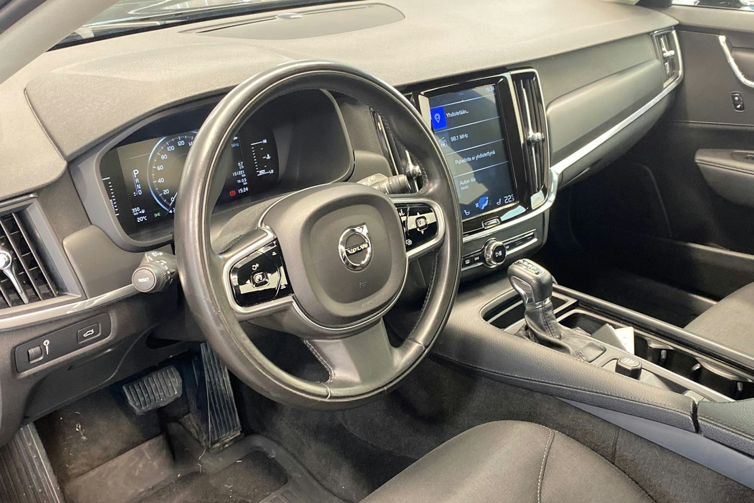 musta Volvo V90 2018 kuva 7.
