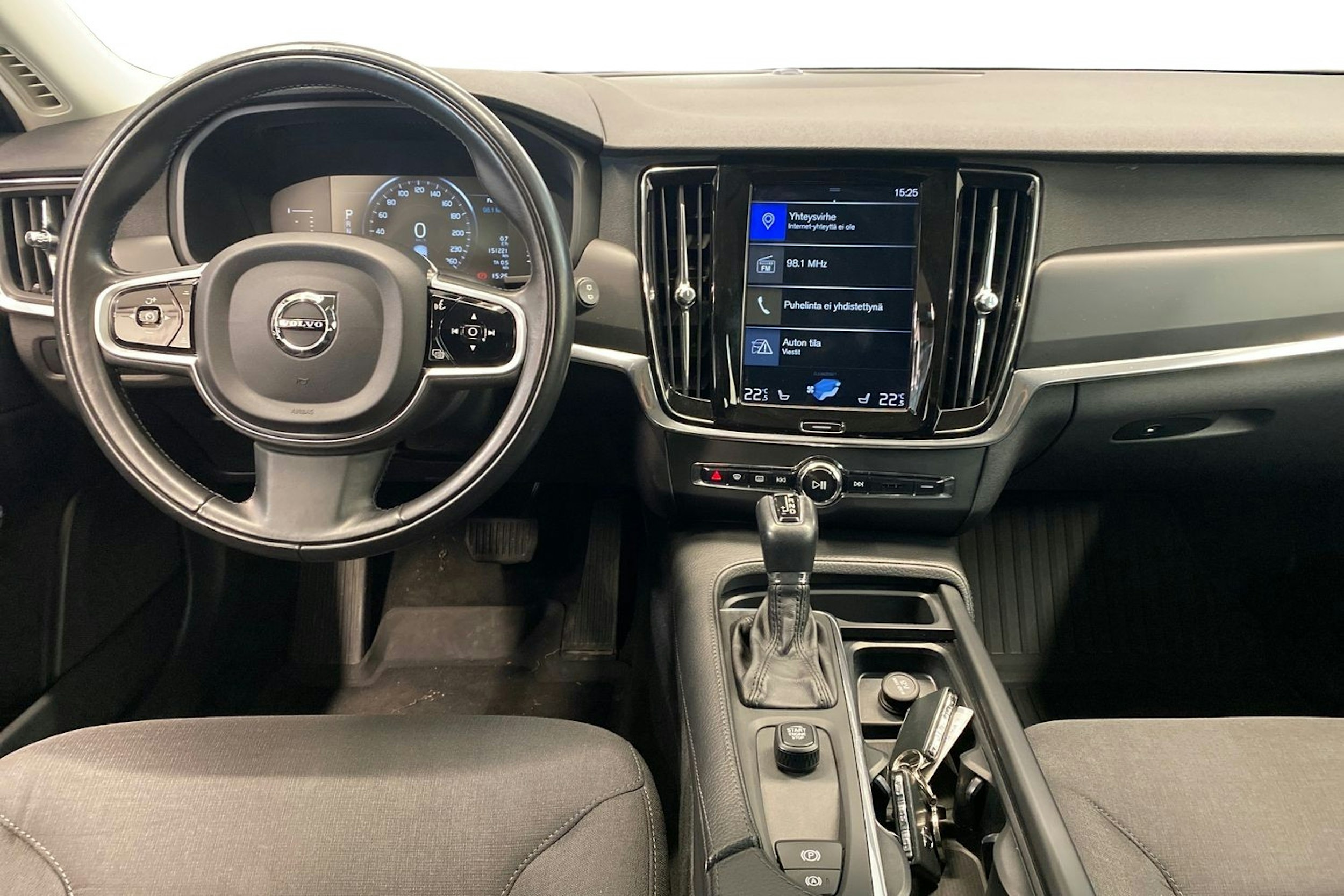 musta Volvo V90 2018 kuva 9.