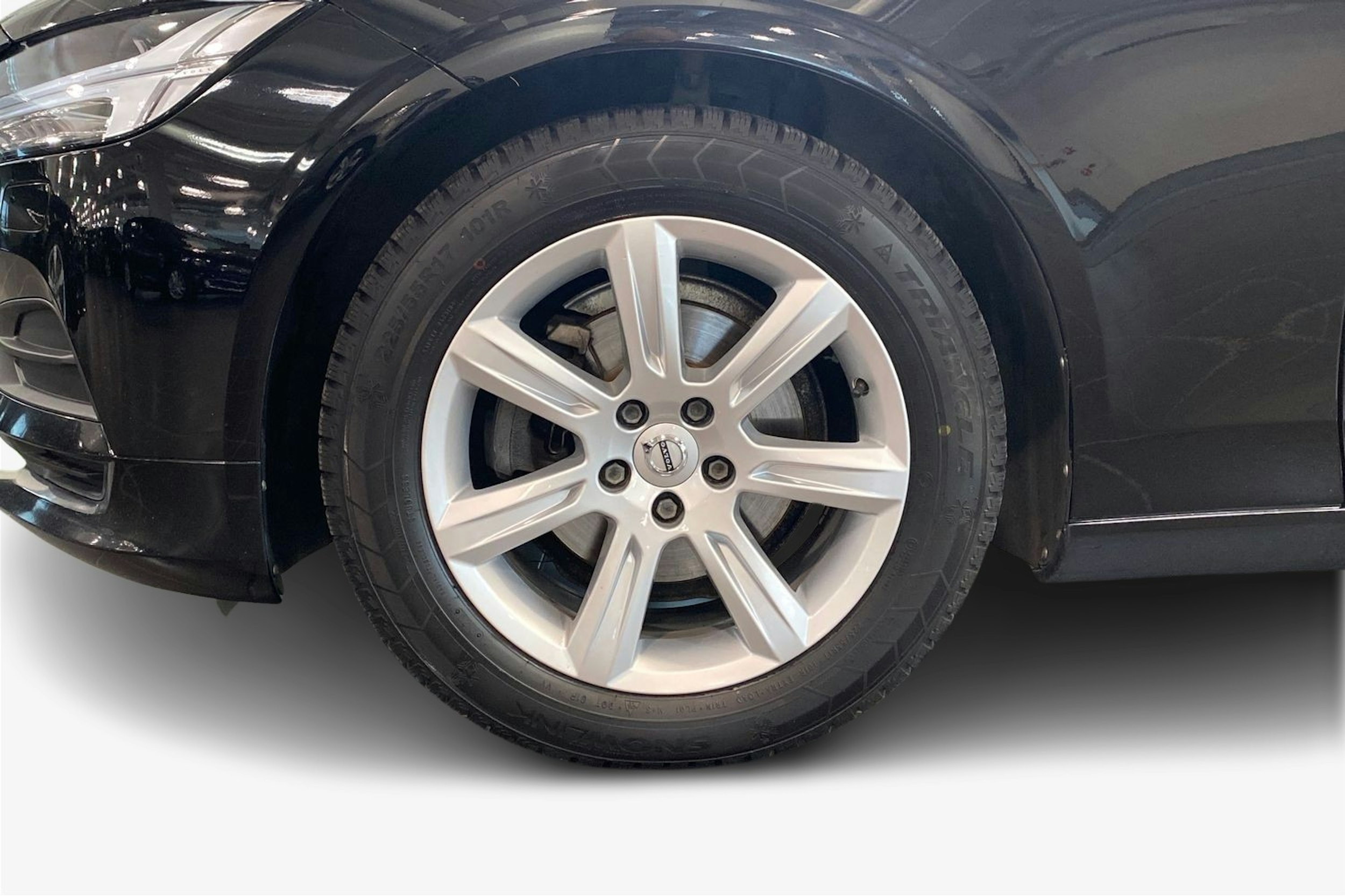 musta Volvo V90 2018 kuva 11.