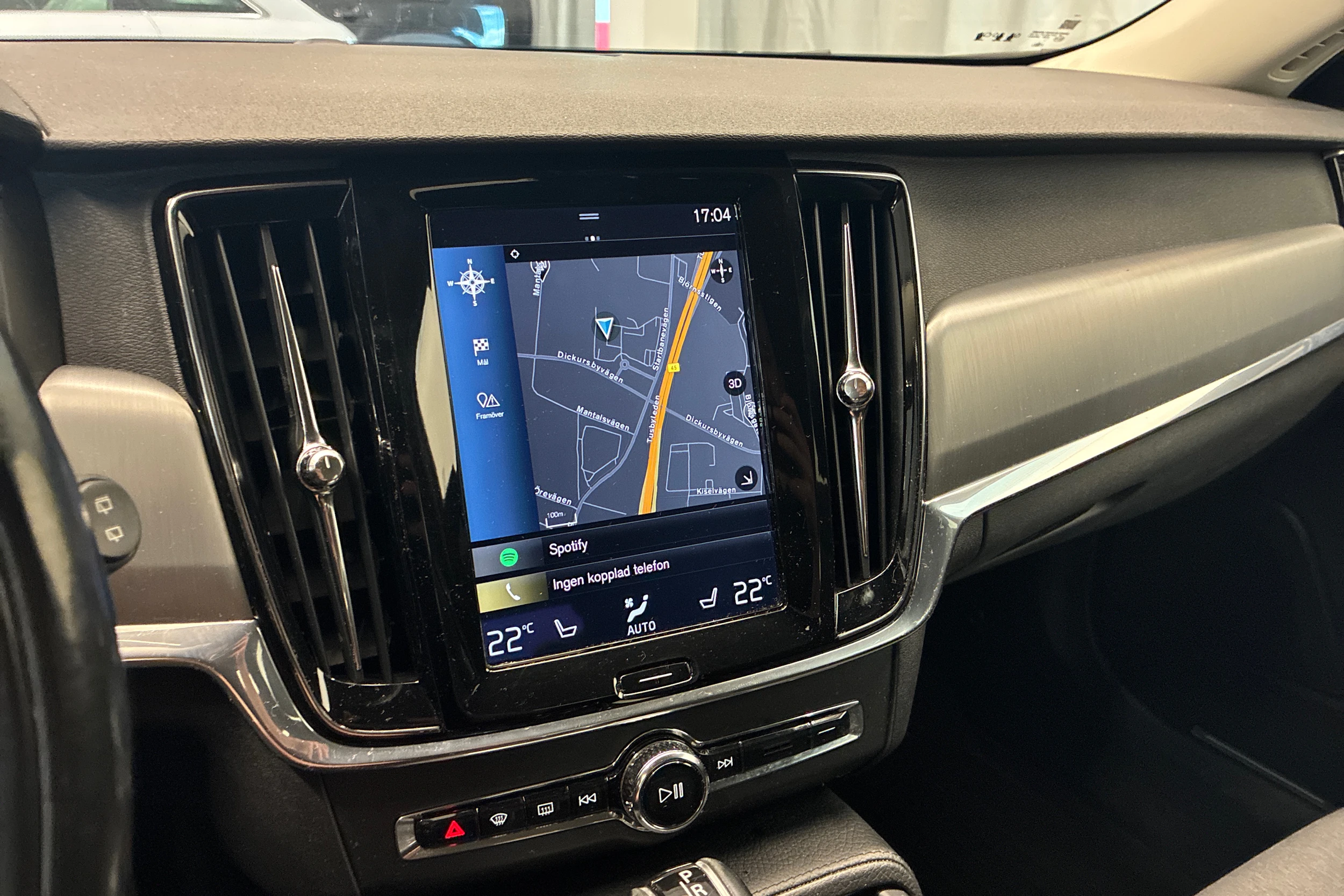 musta Volvo V90 2018 kuva 16.