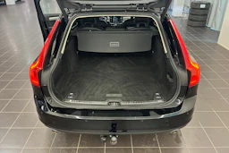 musta Volvo V90 2018 kuva 22.