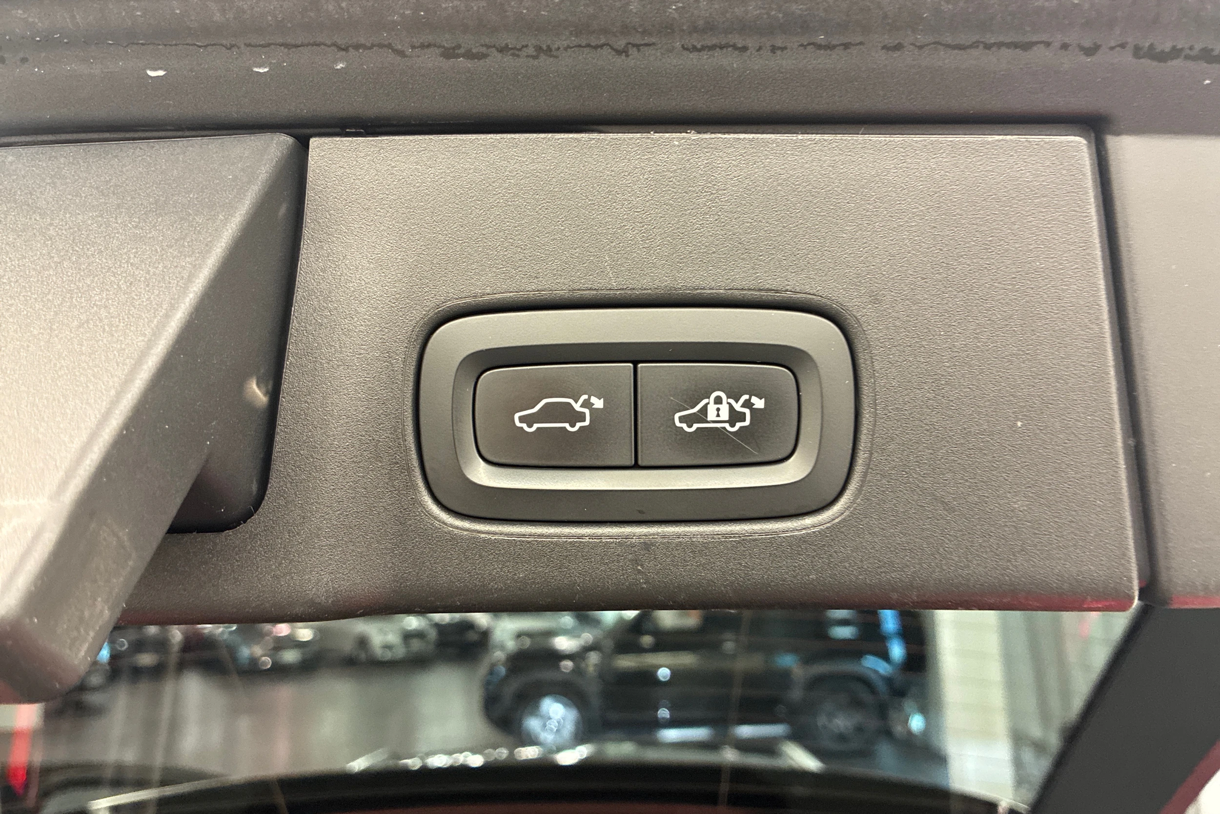 musta Volvo V90 2018 kuva 23.