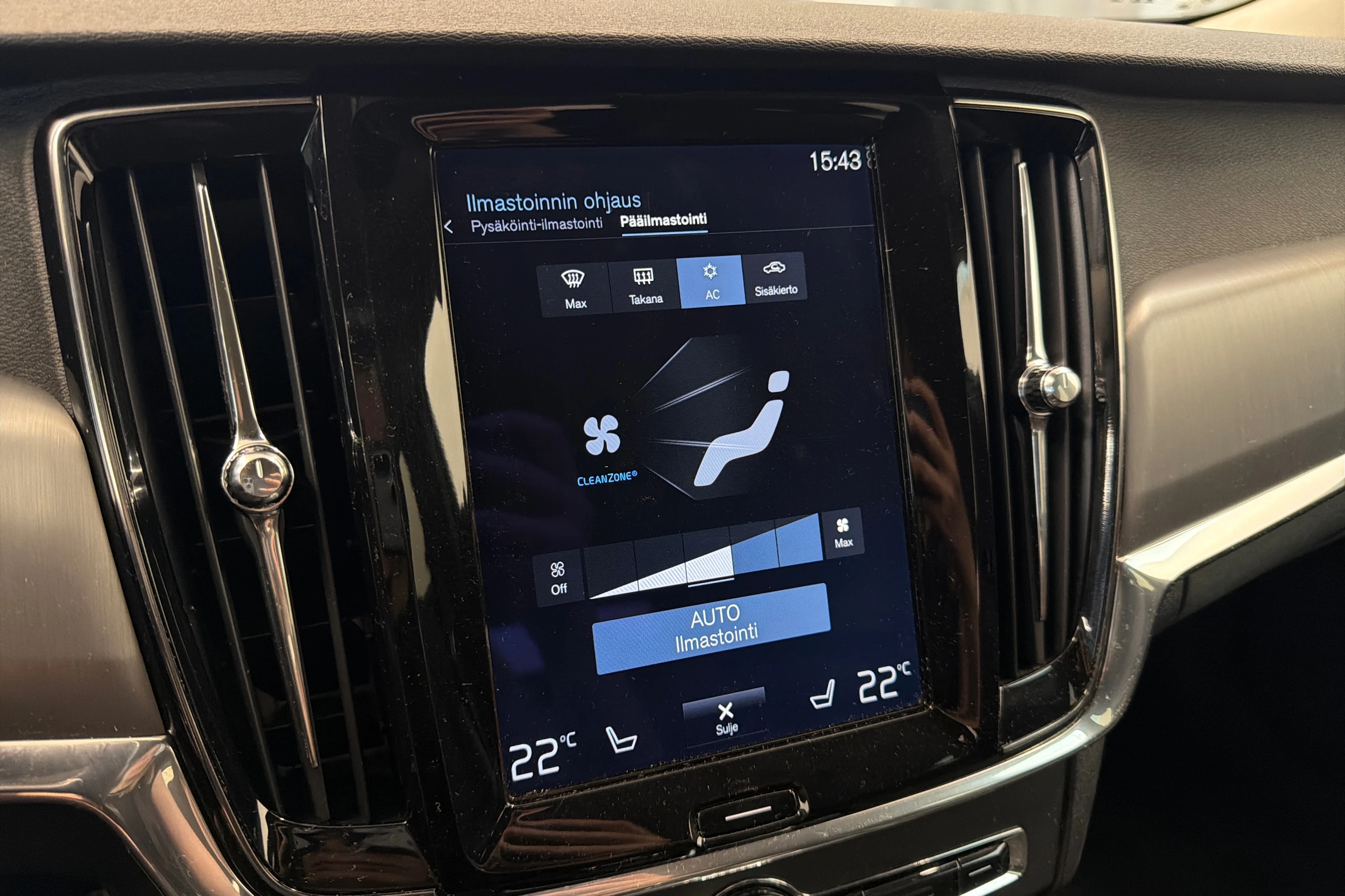 musta Volvo V90 2018 kuva 26.