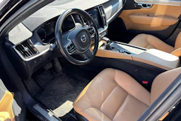 musta Volvo V90 2018 kuva 3.