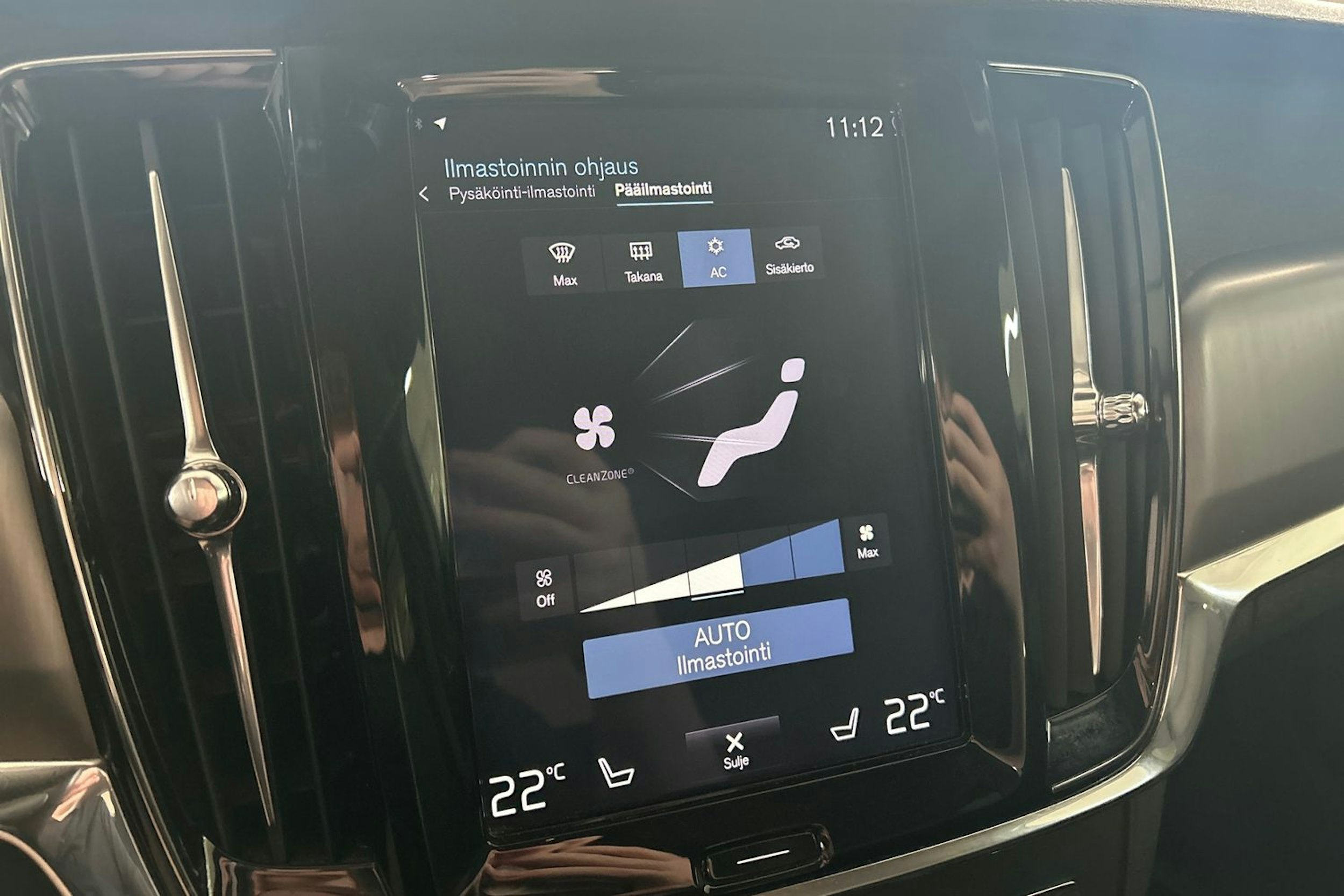 harmaa Volvo V90 2018 kuva 26.