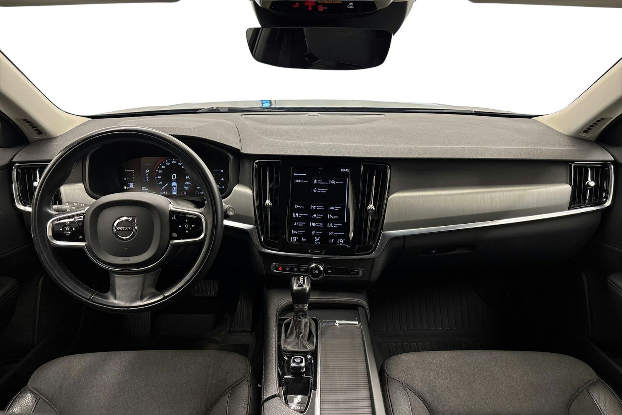 musta Volvo V90 2018 kuva 9.
