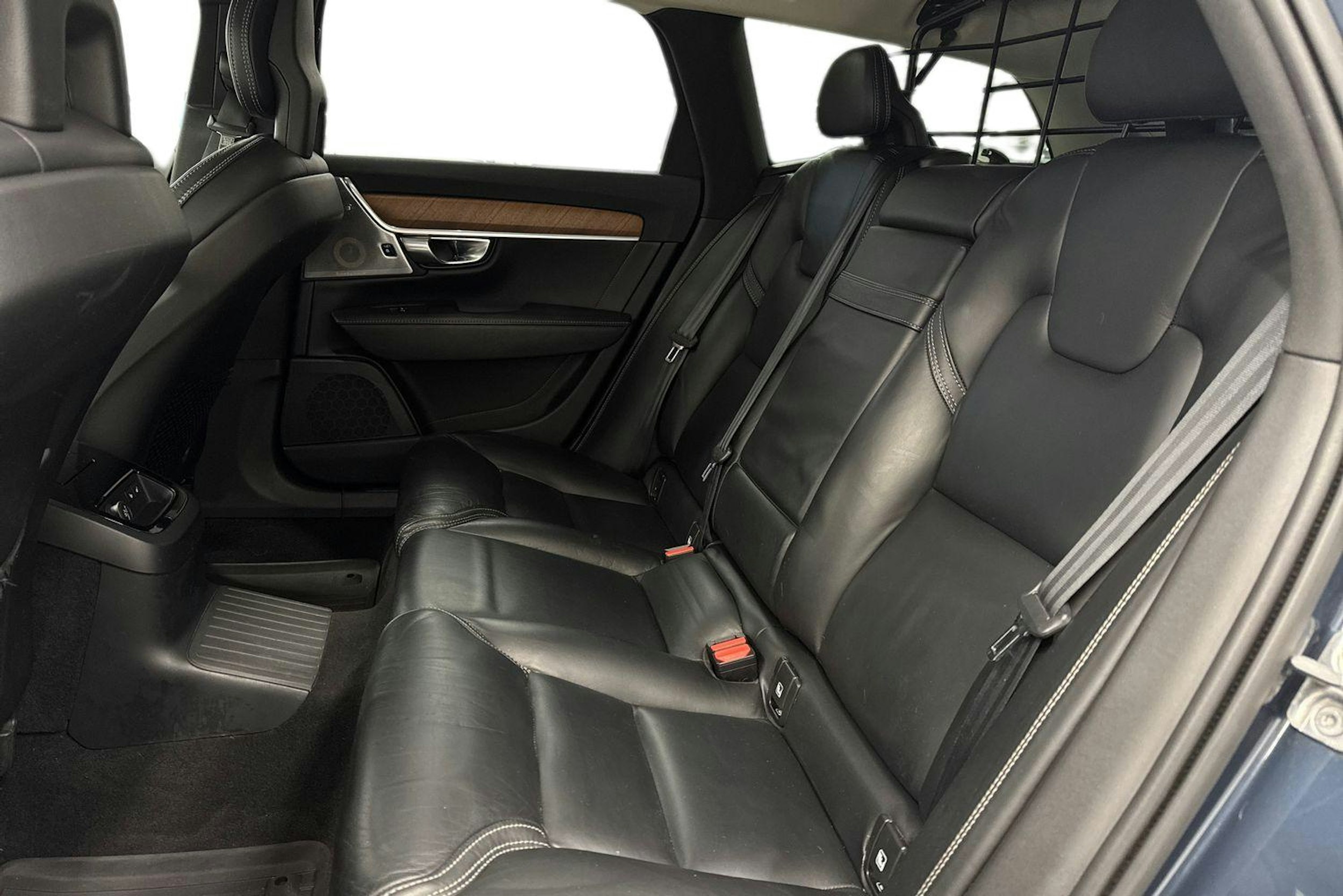 Sininen Volvo V90 2018 kuva 10.