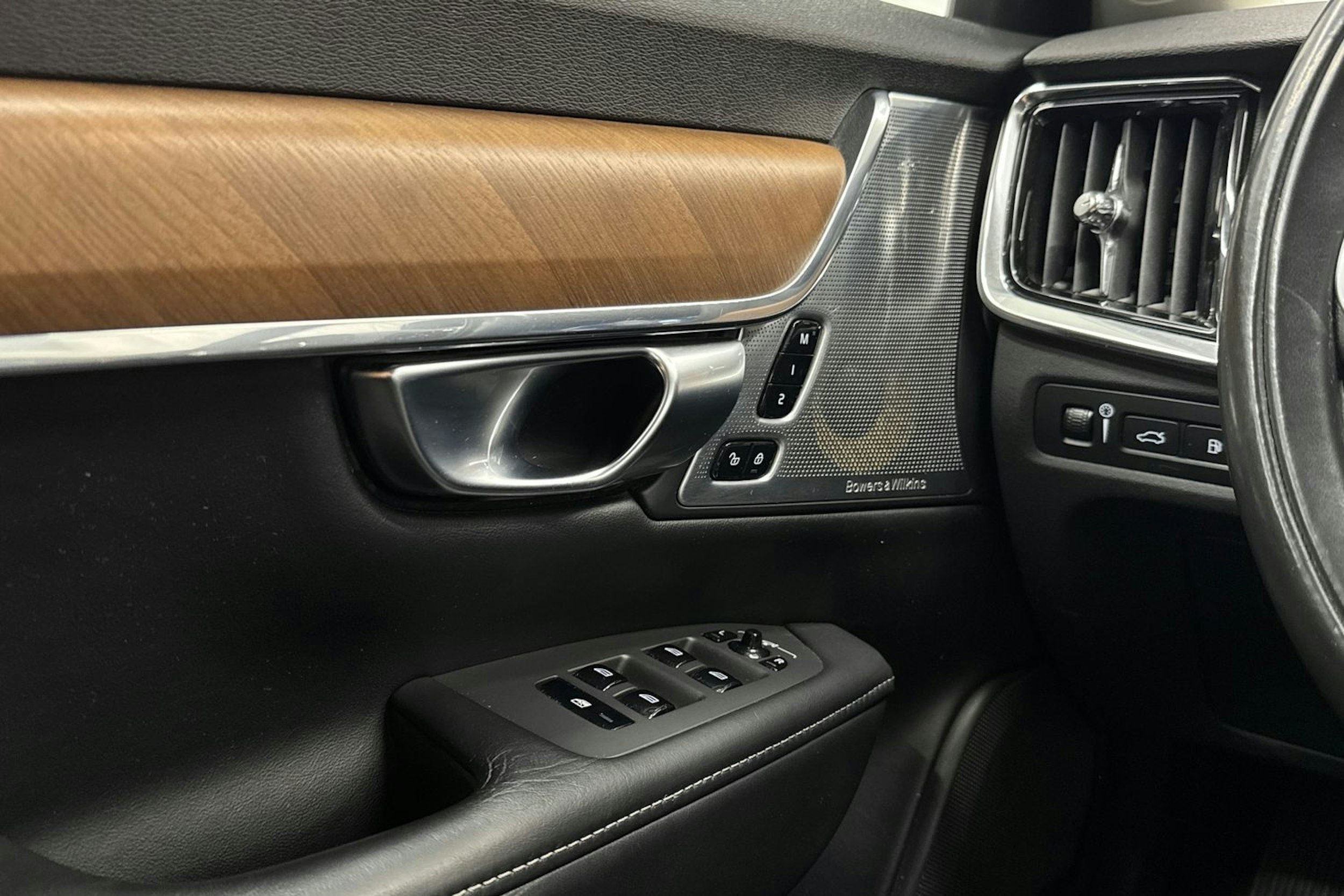 Sininen Volvo V90 2018 kuva 19.