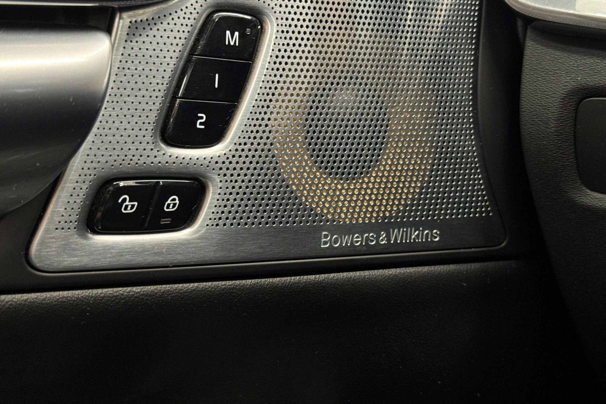 Sininen Volvo V90 2018 kuva 20.