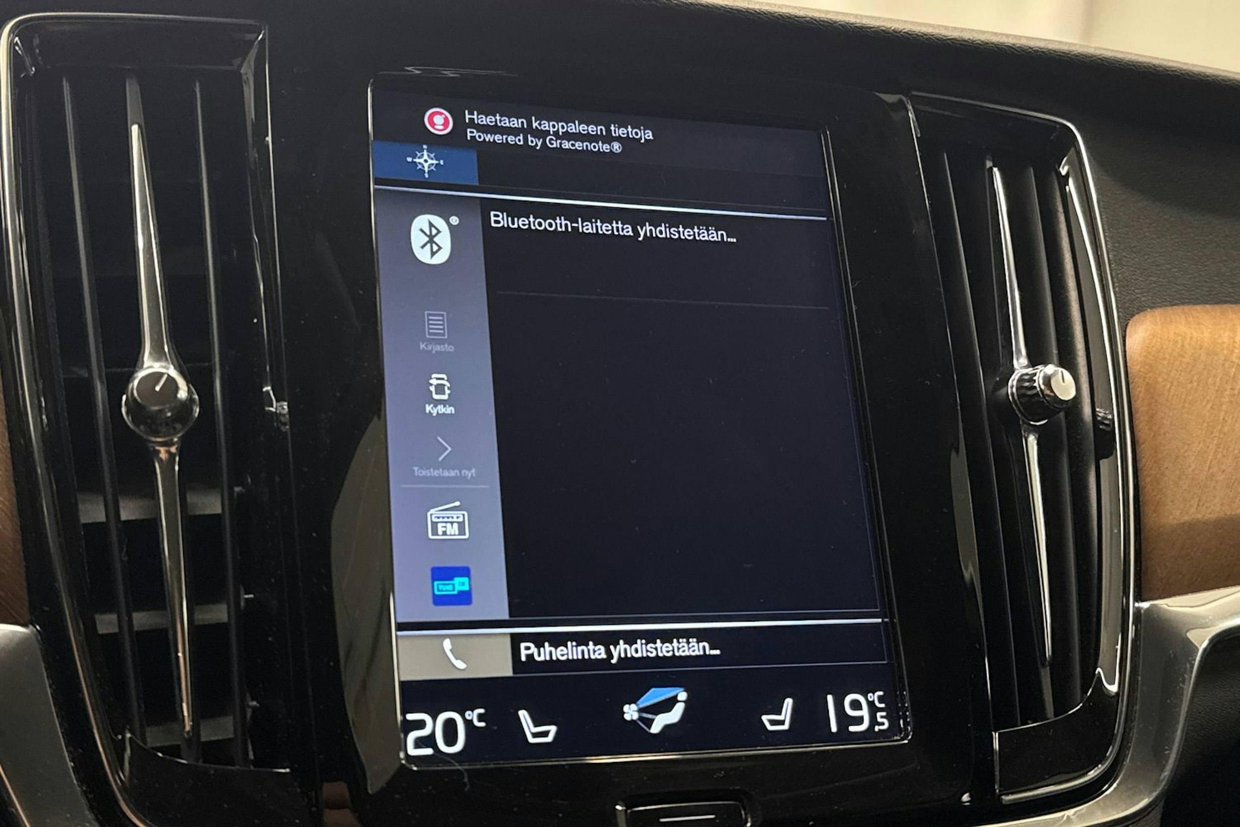 Sininen Volvo V90 2018 kuva 29.