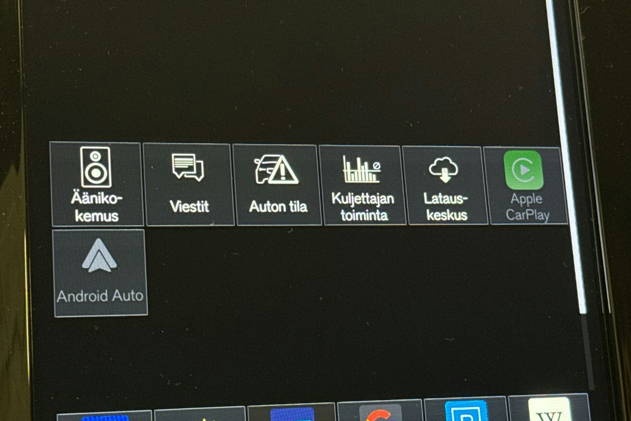 Sininen Volvo V90 2018 kuva 30.