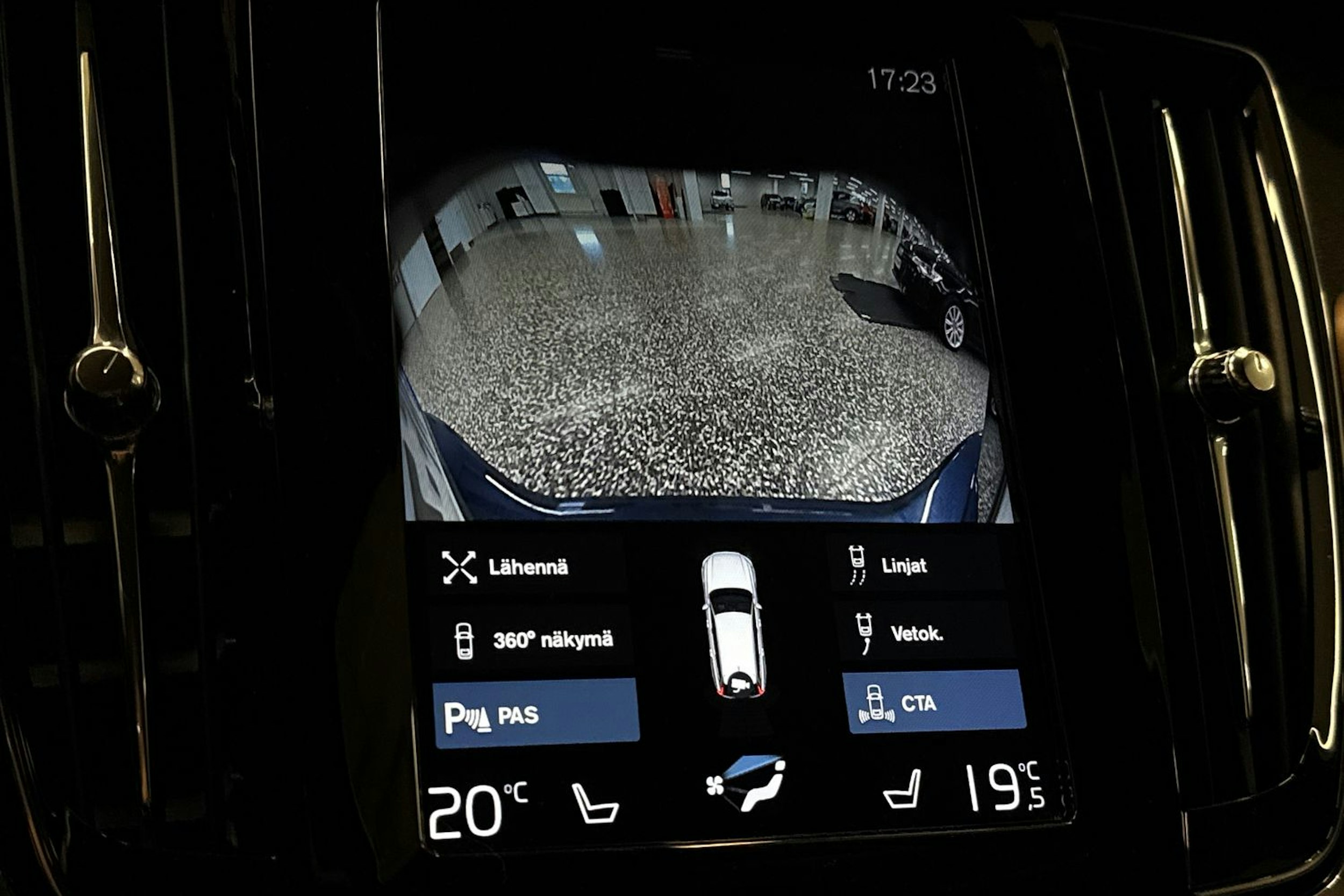 Sininen Volvo V90 2018 kuva 34.