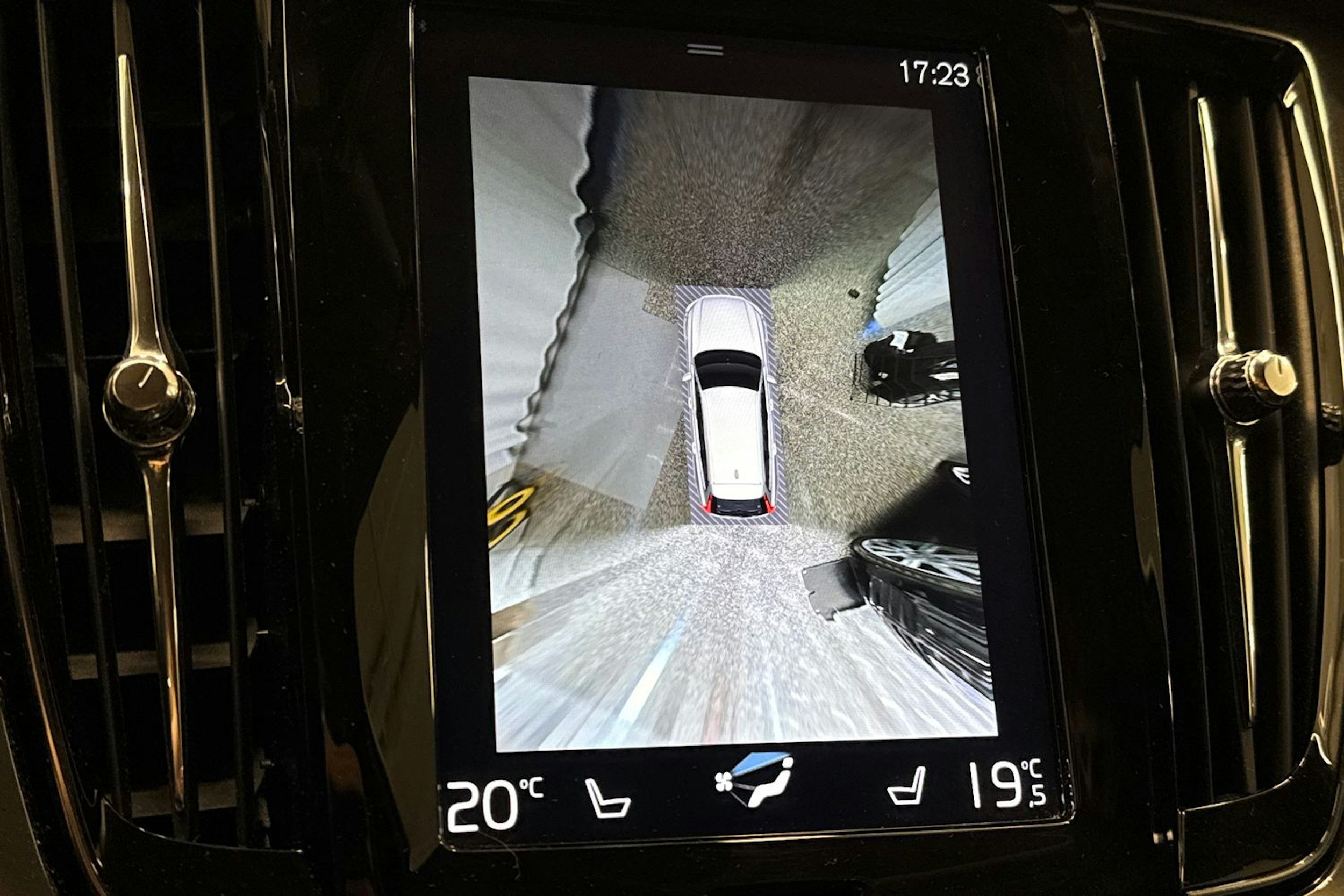 Sininen Volvo V90 2018 kuva 35.