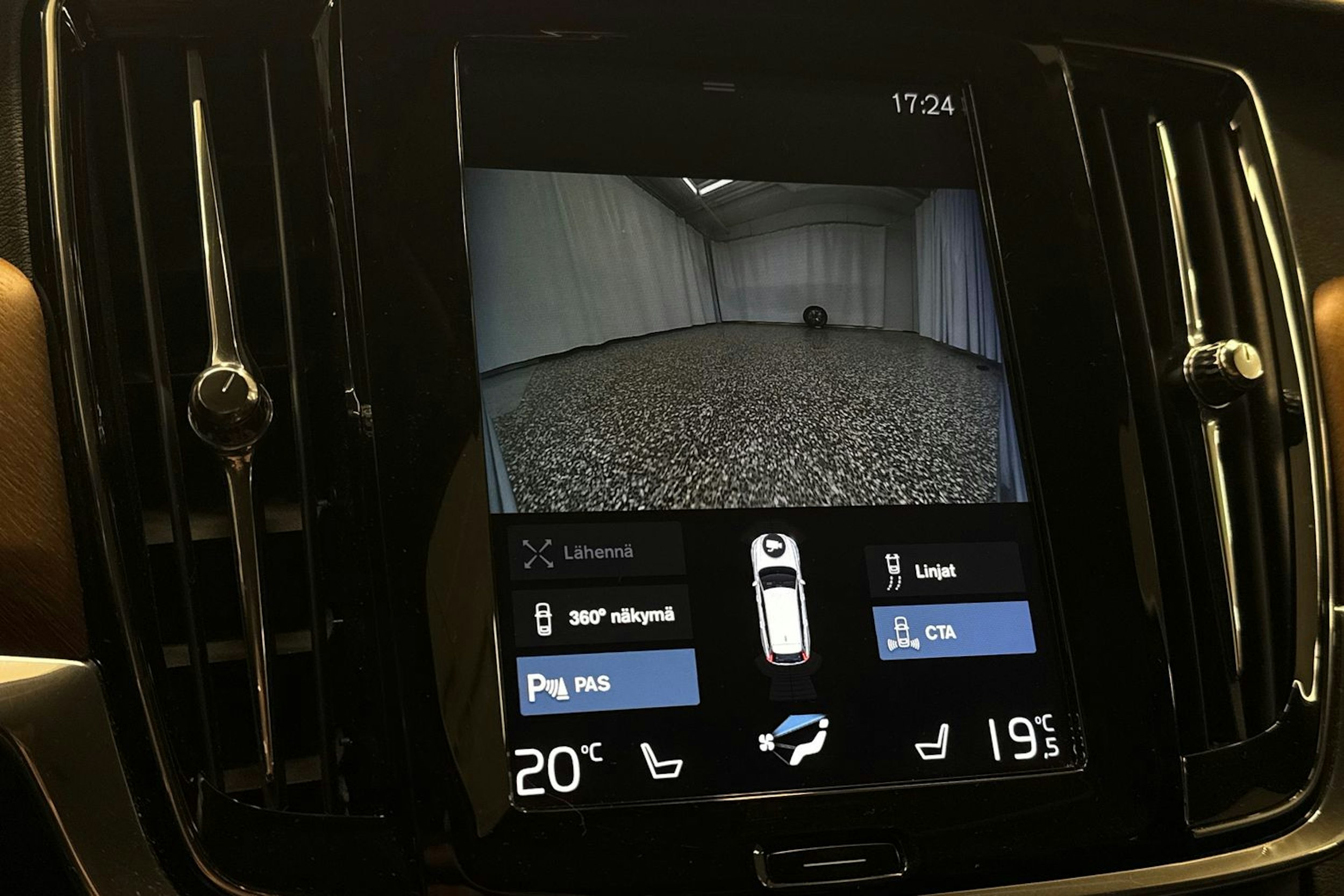 Sininen Volvo V90 2018 kuva 36.