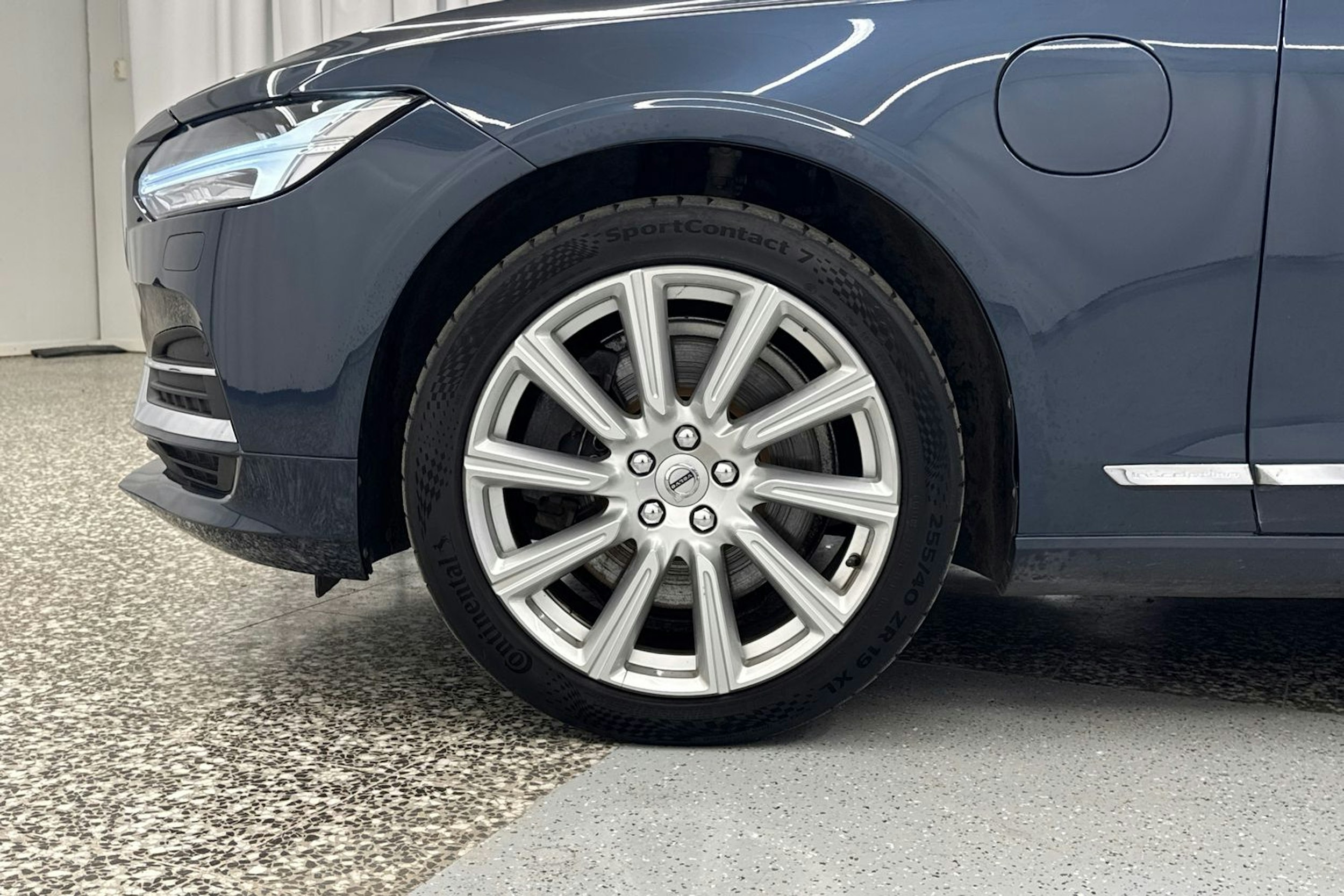 Sininen Volvo V90 2018 kuva 44.