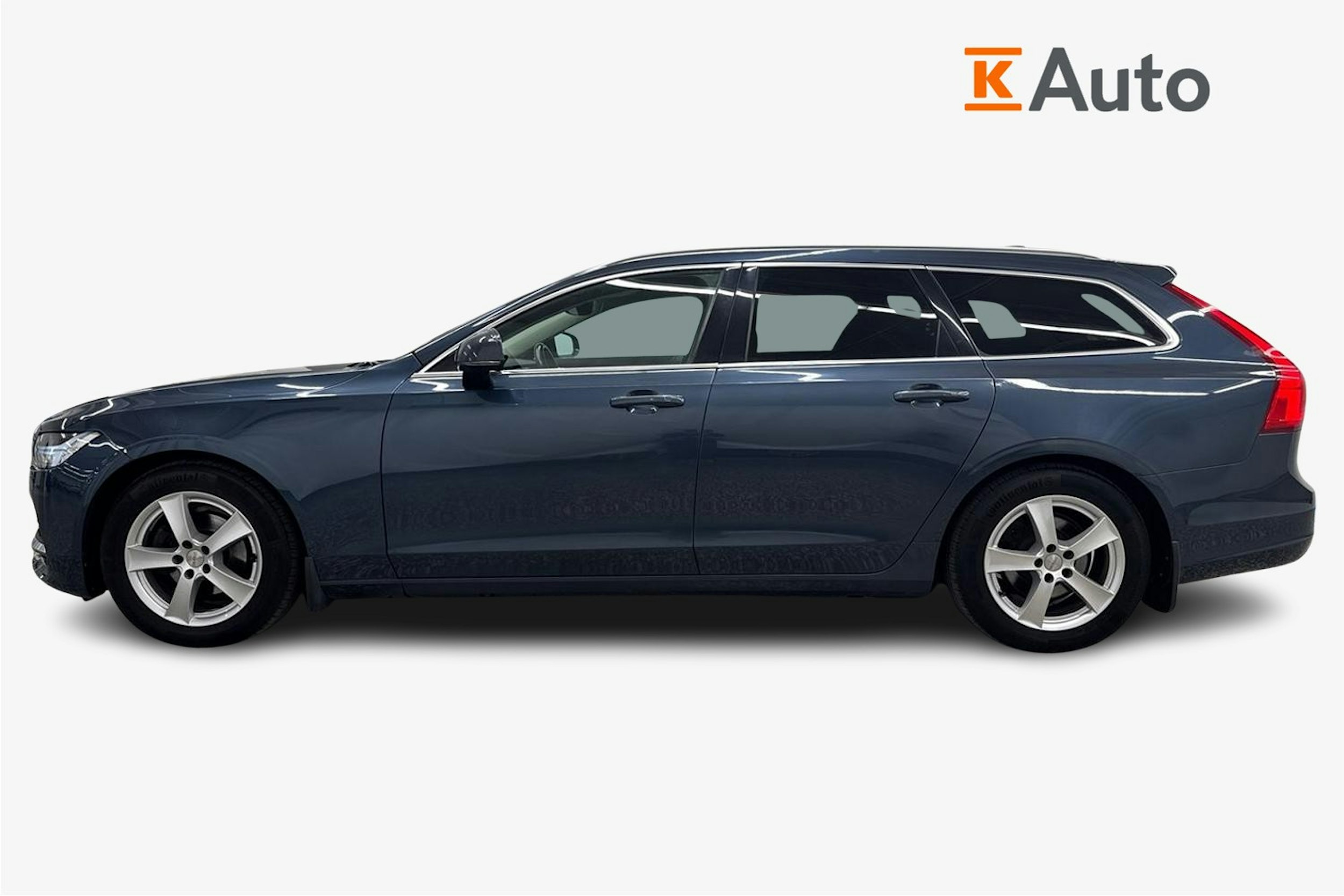 sininen Volvo V90 2018 kuva 6.