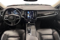 sininen Volvo V90 2018 kuva 9.