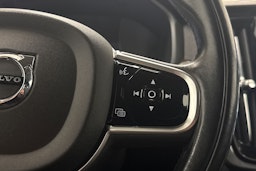 sininen Volvo V90 2018 kuva 15.