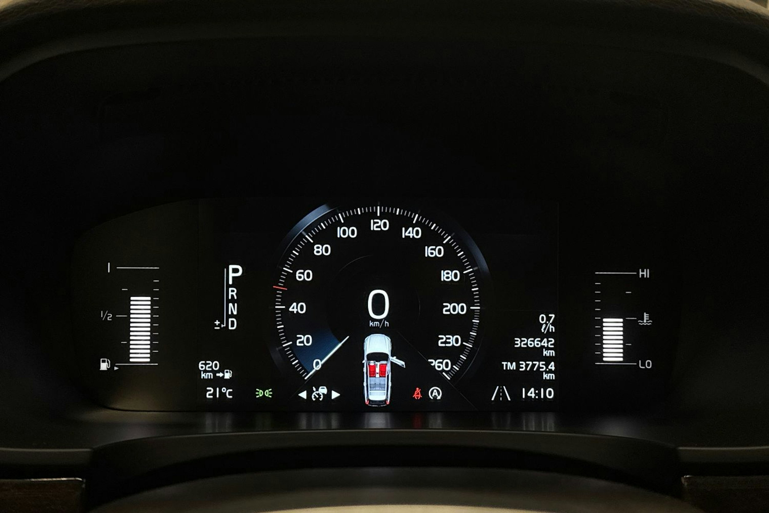 sininen Volvo V90 2018 kuva 17.
