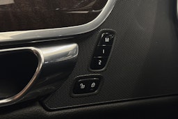sininen Volvo V90 2018 kuva 19.